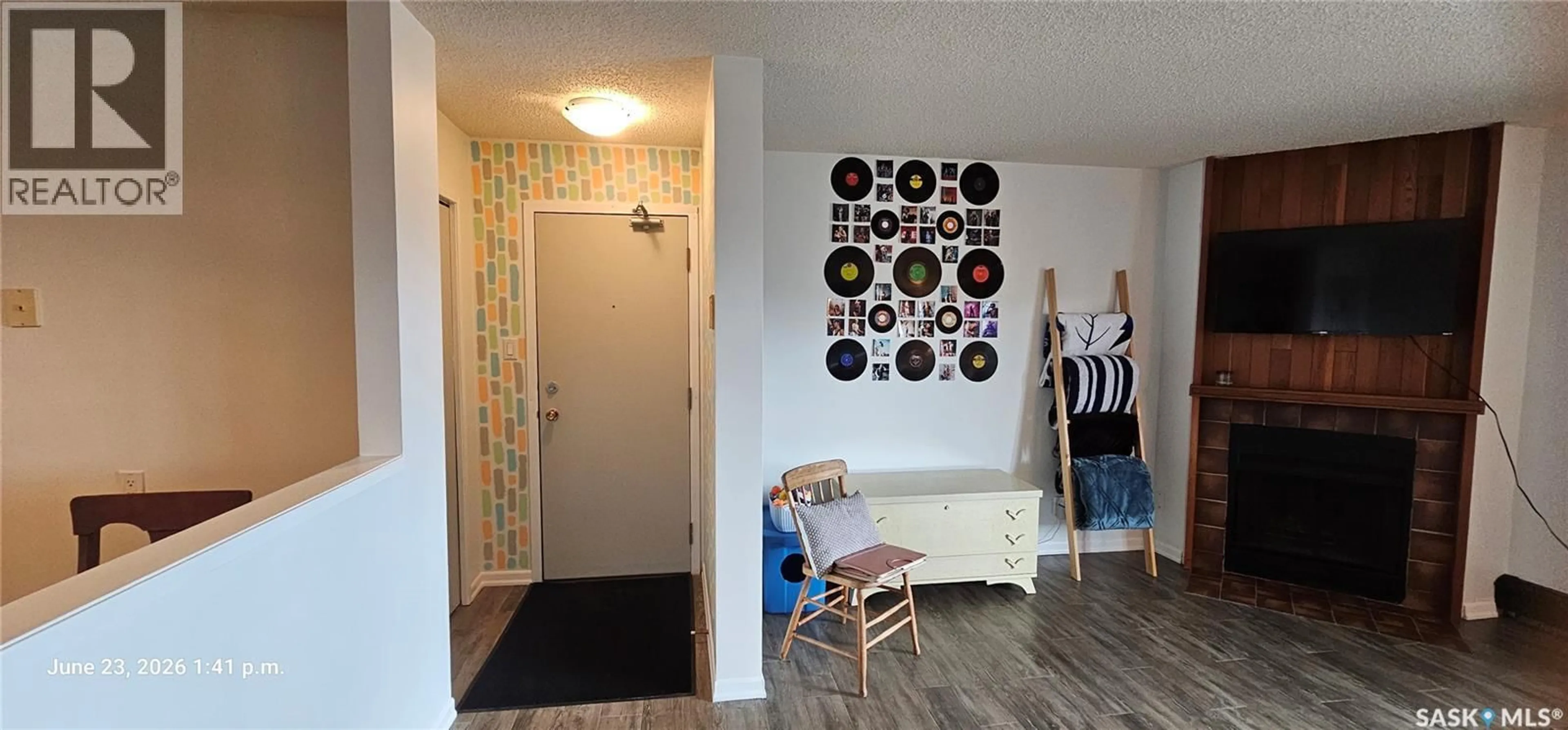 Indoor entryway for 204 315 KINGSMERE BOULEVARD, Saskatoon Saskatchewan S7J3R1