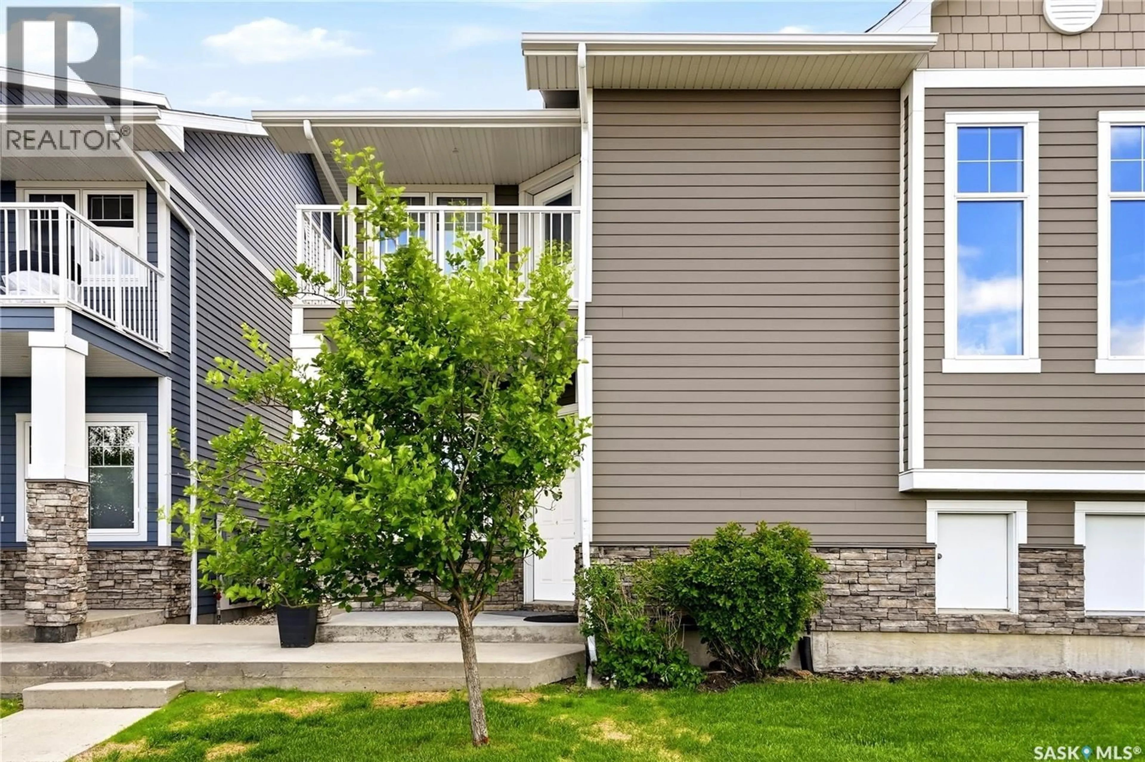Home with vinyl exterior material, street for 4185 GREEN APPLE DRIVE, Regina Saskatchewan S4V1S1