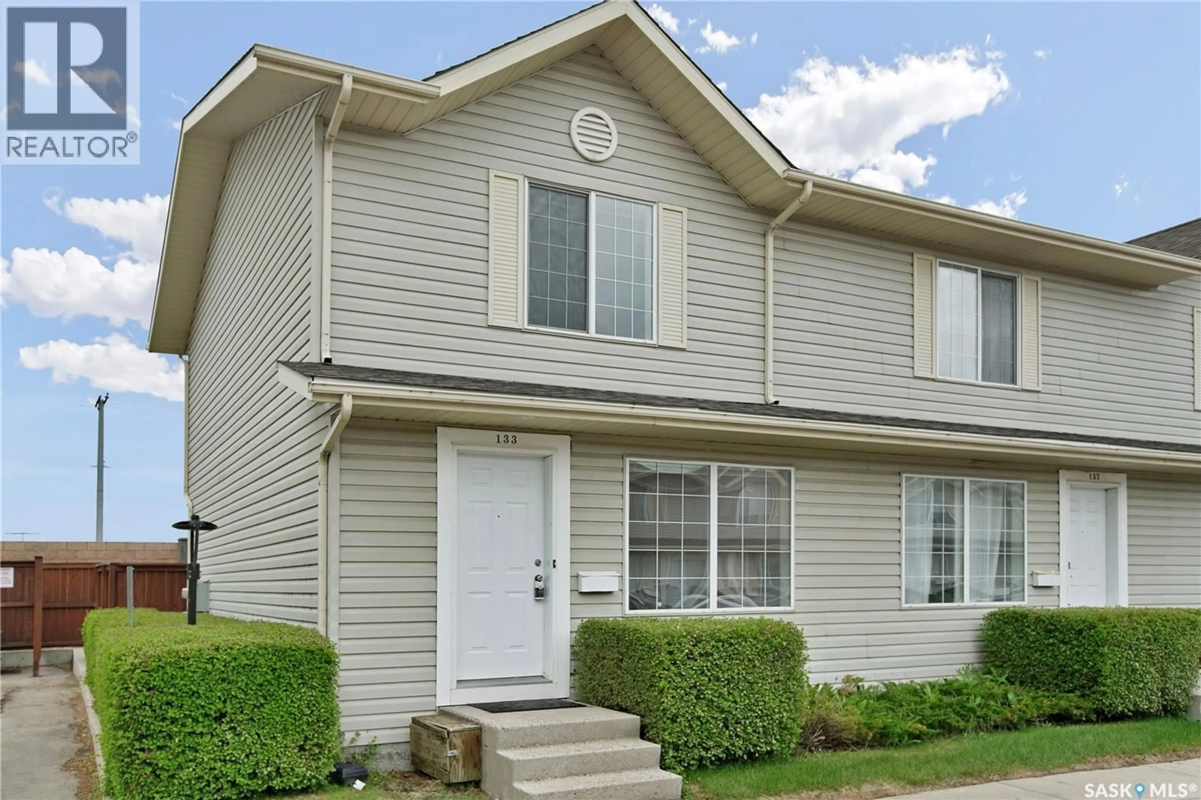 Home with vinyl exterior material, street for 815 - 133 KRISTJANSON ROAD, Saskatoon Saskatchewan S7S1M6