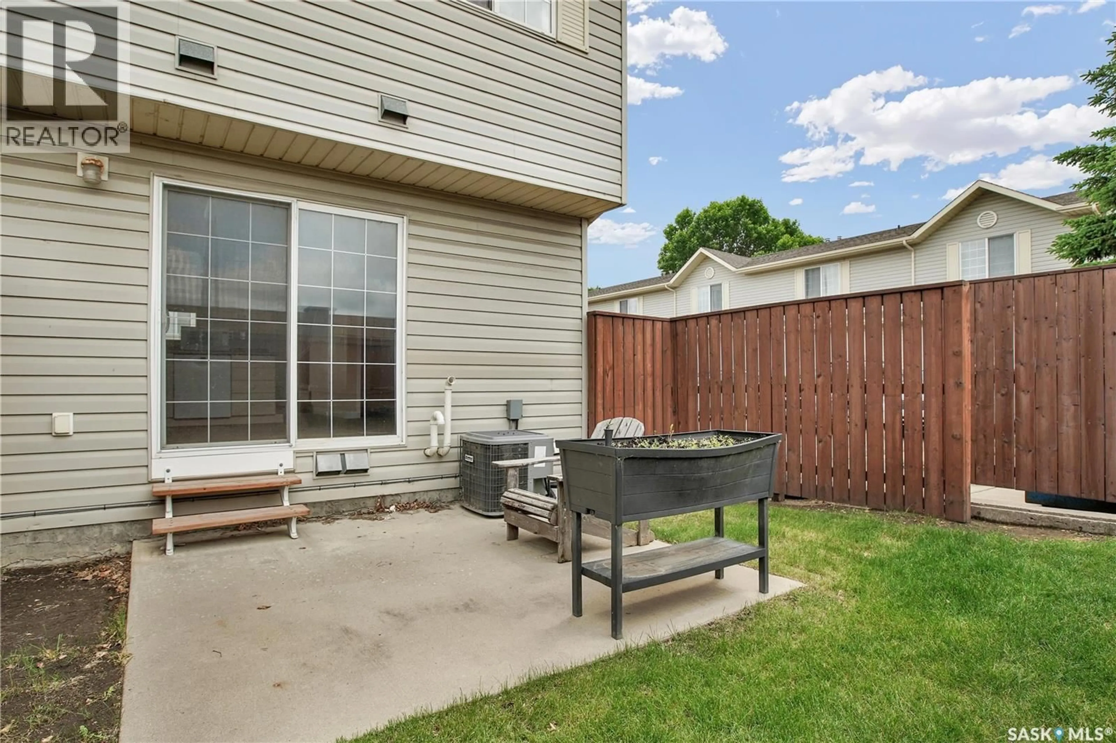 Patio, unknown for 815 - 133 KRISTJANSON ROAD, Saskatoon Saskatchewan S7S1M6