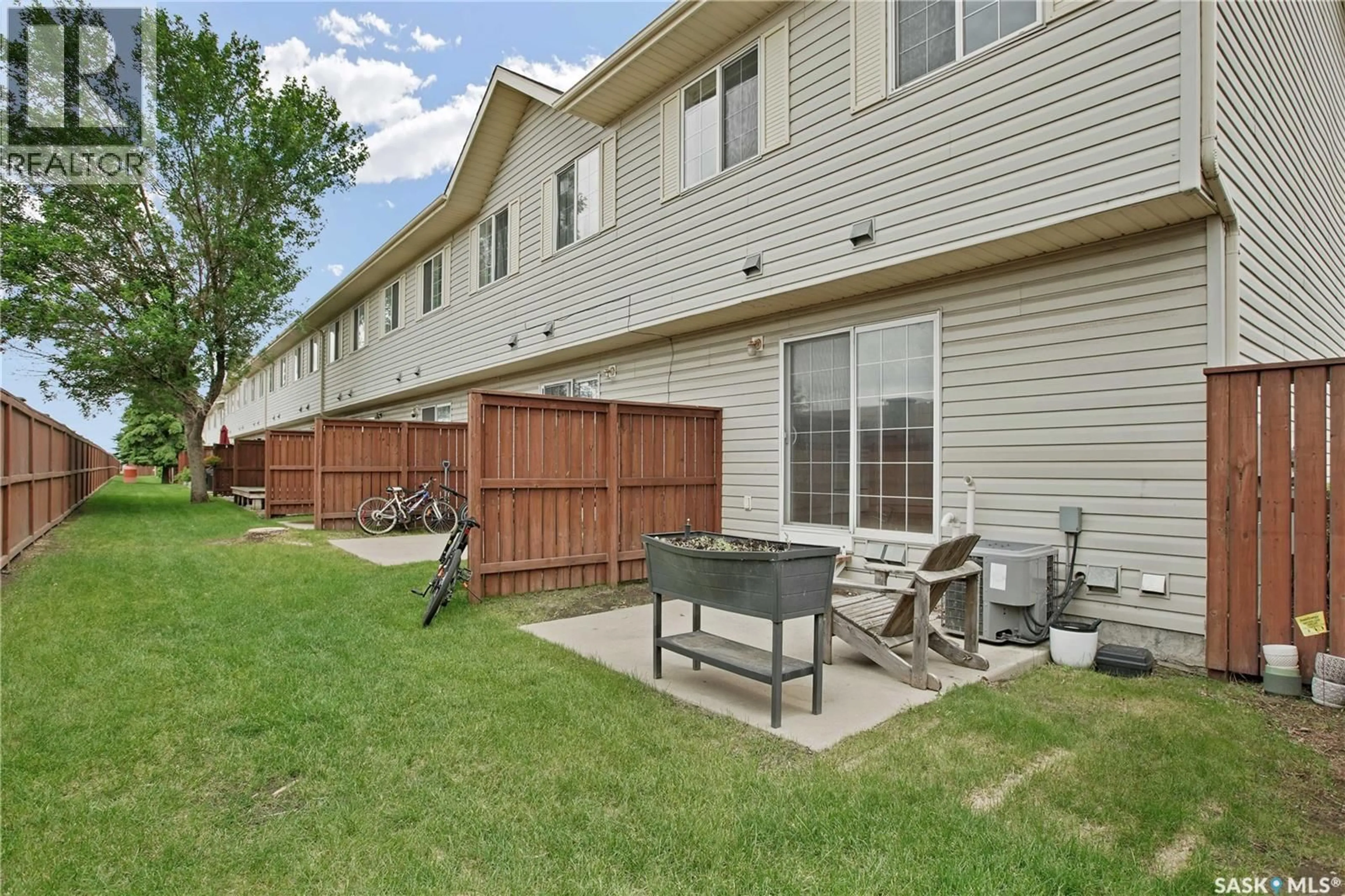 Patio, unknown for 815 - 133 KRISTJANSON ROAD, Saskatoon Saskatchewan S7S1M6