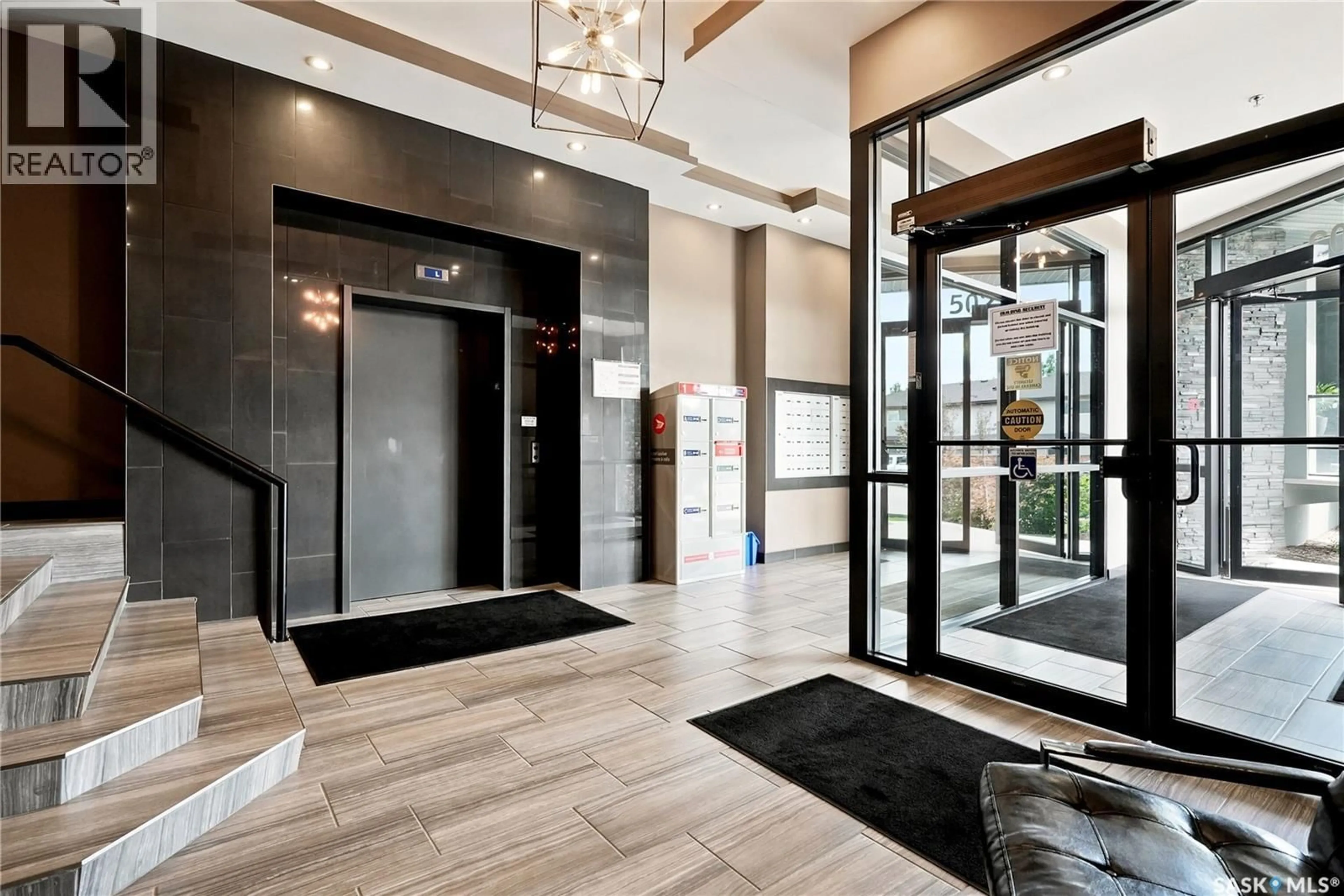 Indoor foyer for 502 - 311 PEREHUDOFF CRESCENT, Saskatoon Saskatchewan S7N4H6