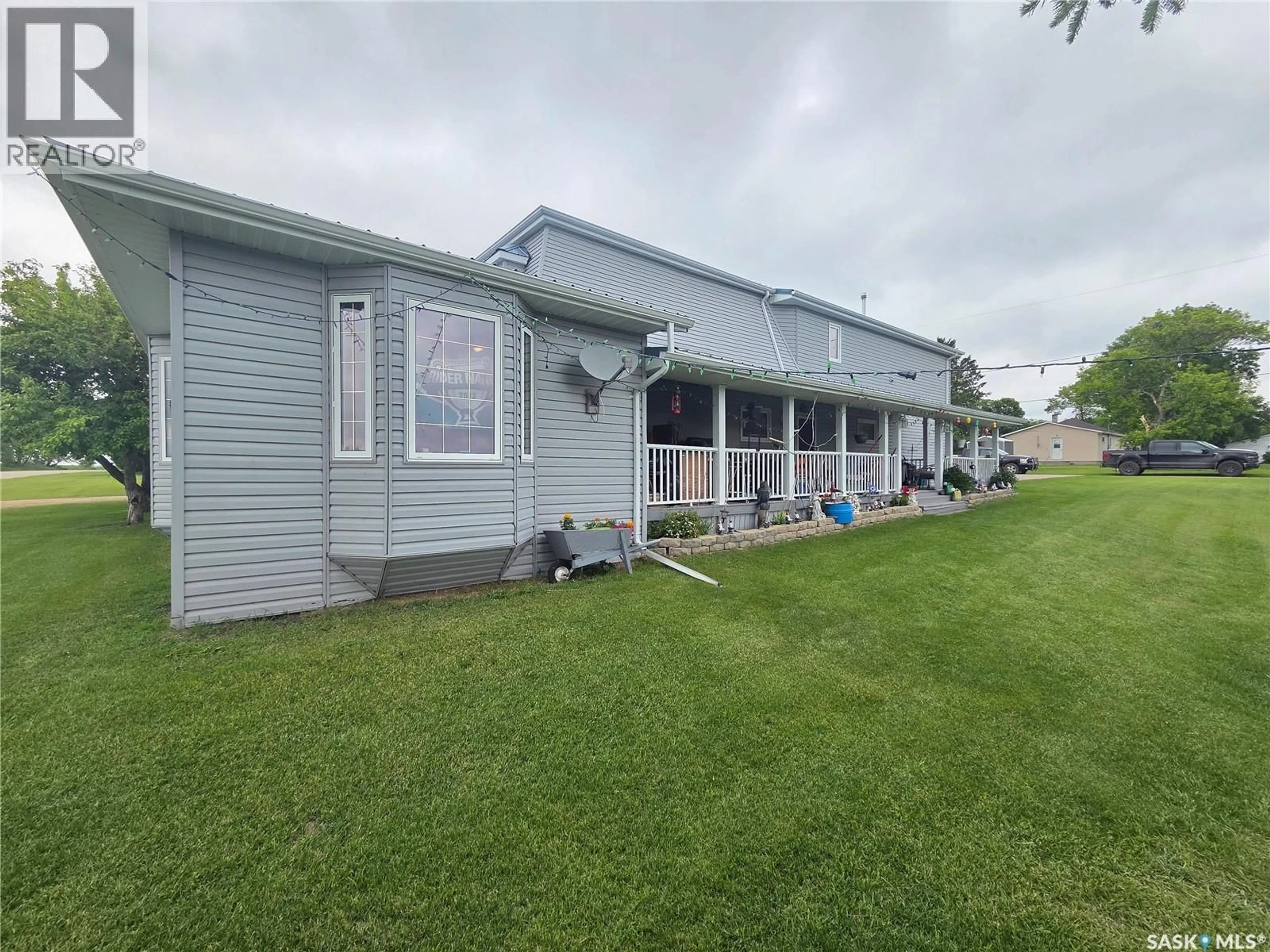 A pic from outside/outdoor area/front of a property/back of a property/a pic from drone, unknown for 15 ADELAIDE STREET, Manor Saskatchewan S0C1R0