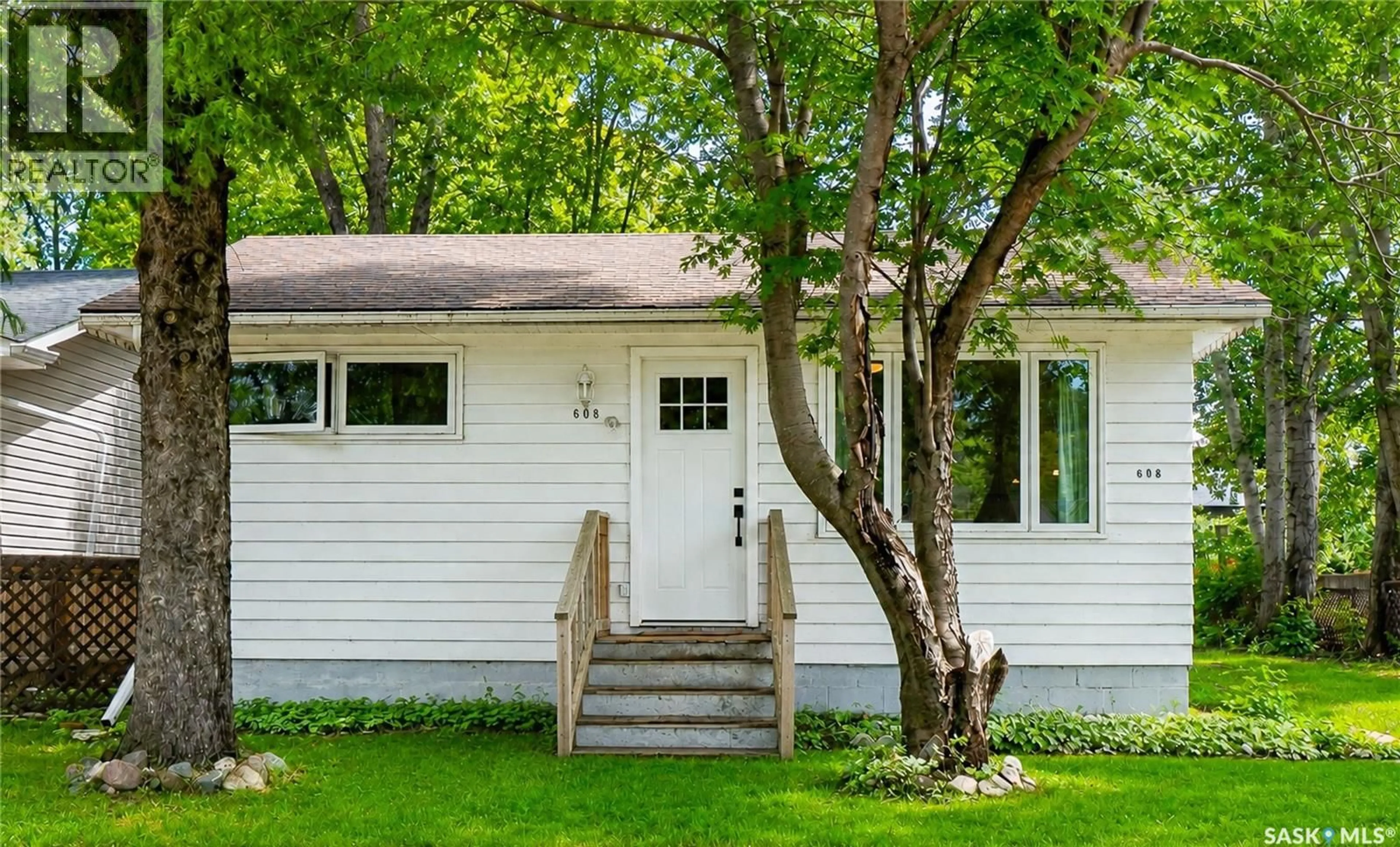 Home with vinyl exterior material, street for 608 3RD AVENUE, Cudworth Saskatchewan S0K1B0