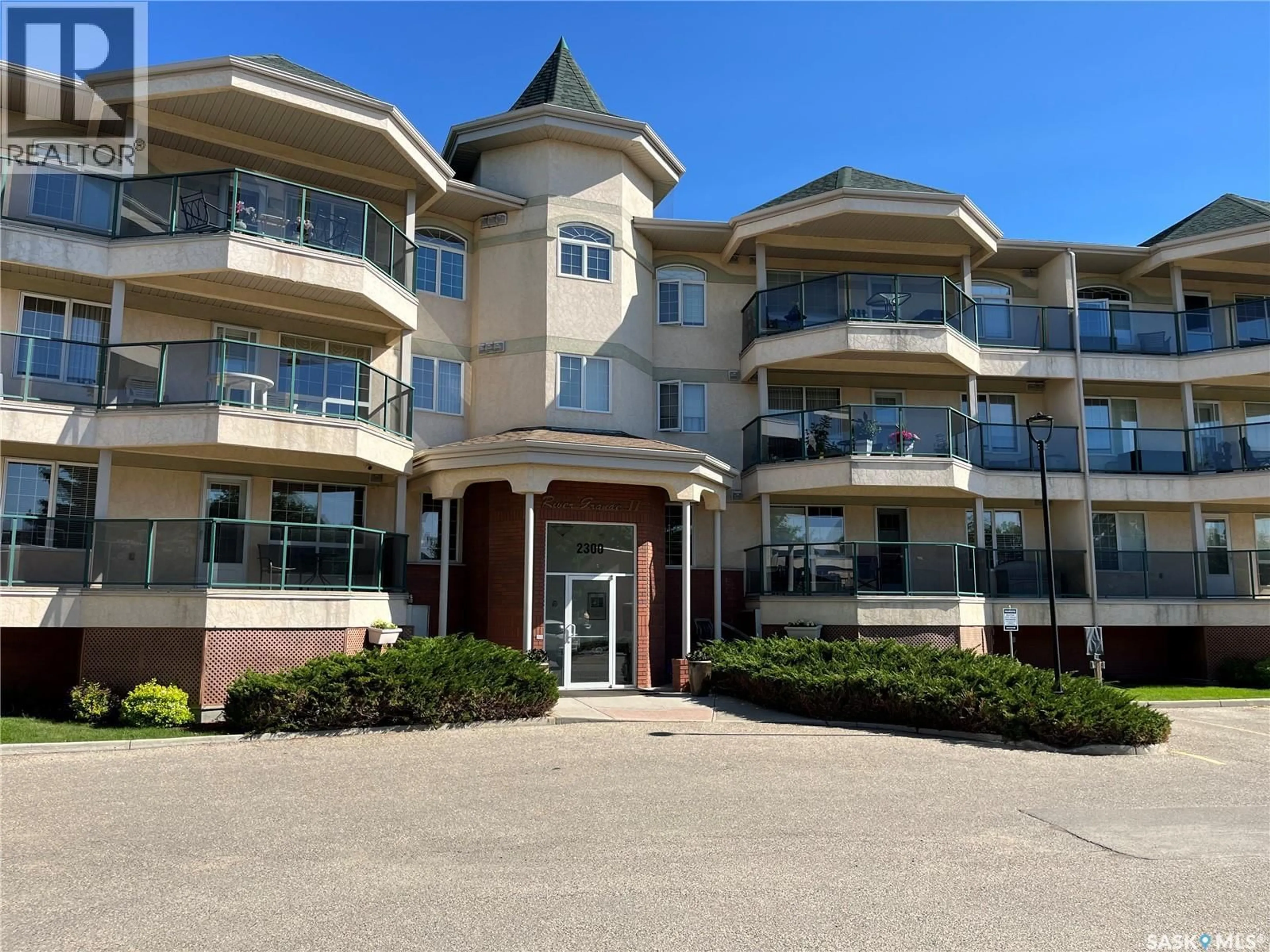 Indoor foyer for 302 - 2300 TELL PLACE, Regina Saskatchewan S4V3C3