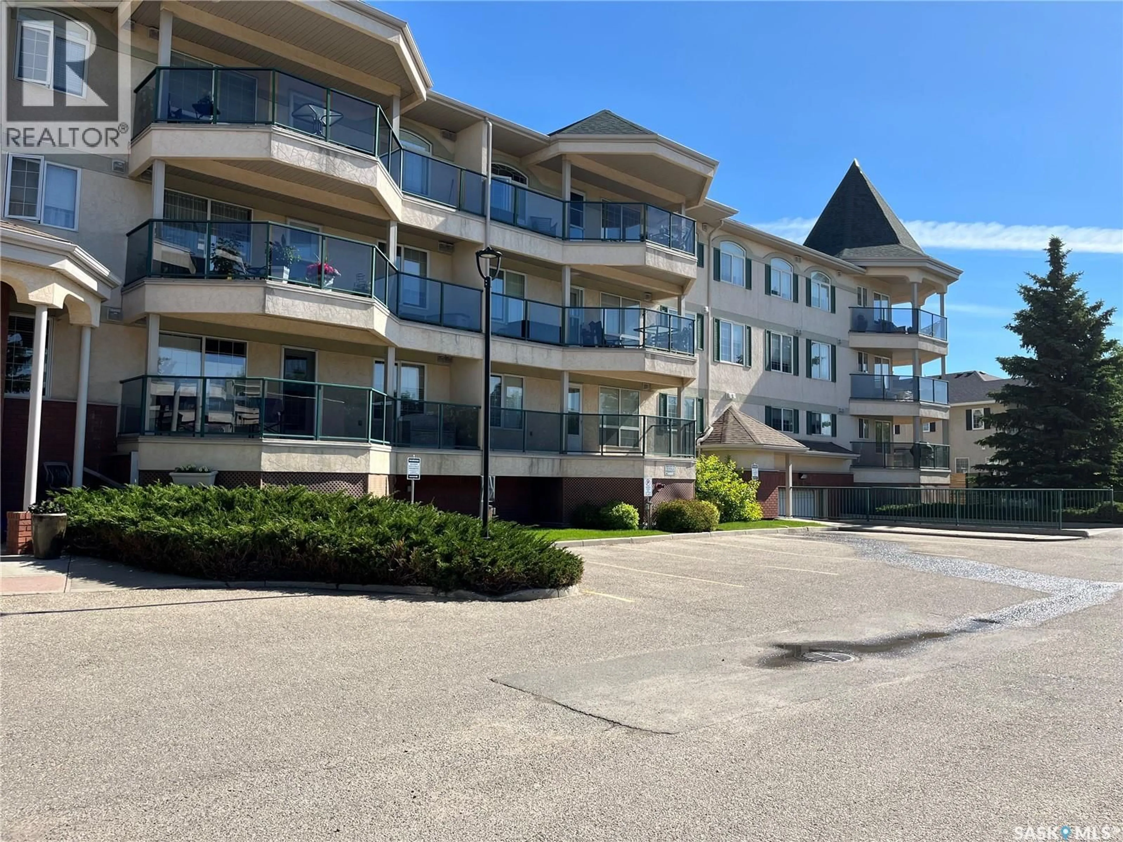 A pic from outside/outdoor area/front of a property/back of a property/a pic from drone, unknown for 302 - 2300 TELL PLACE, Regina Saskatchewan S4V3C3