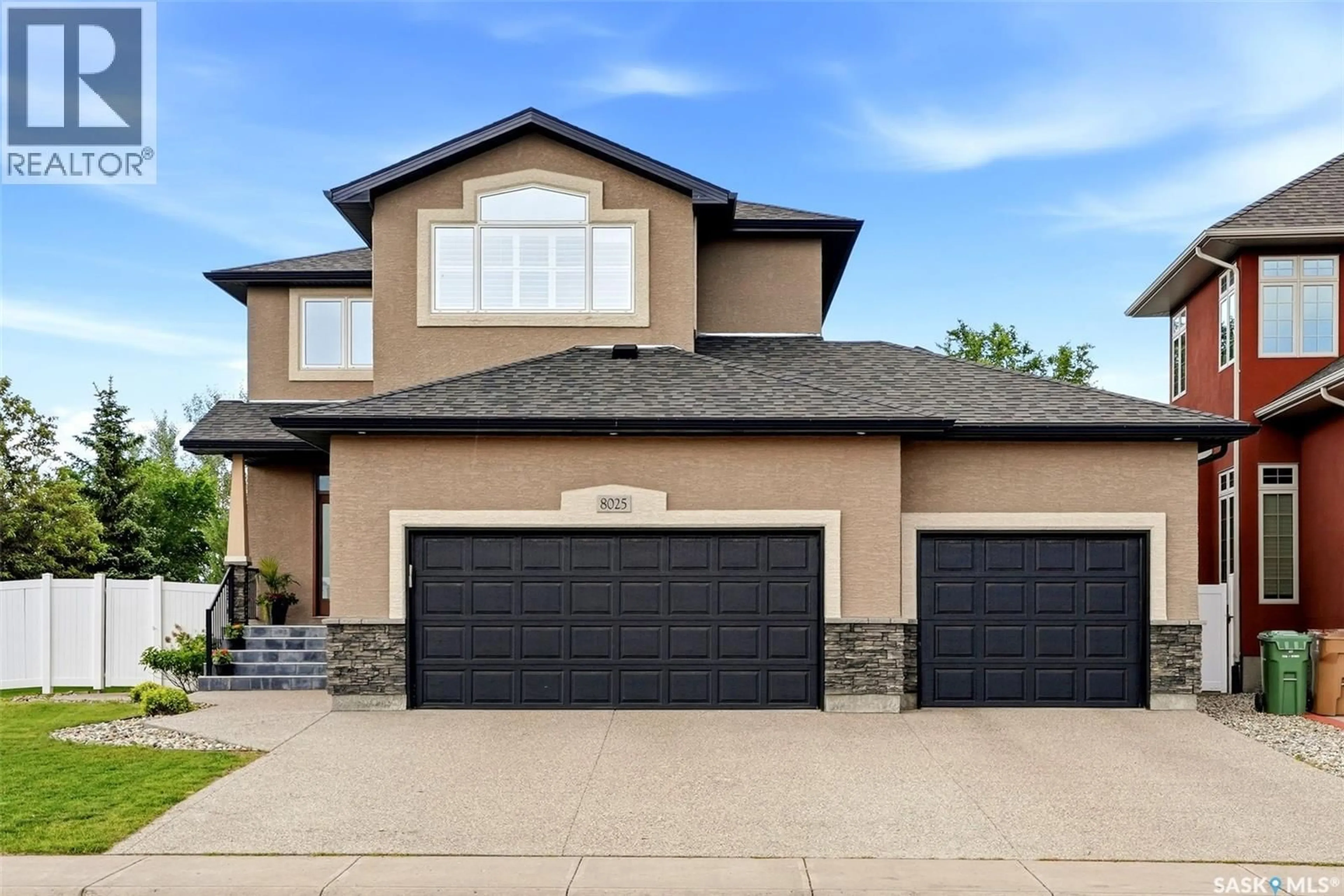 Unknown for 8025 WASCANA GARDENS CRESCENT, Regina Saskatchewan S4V1G8