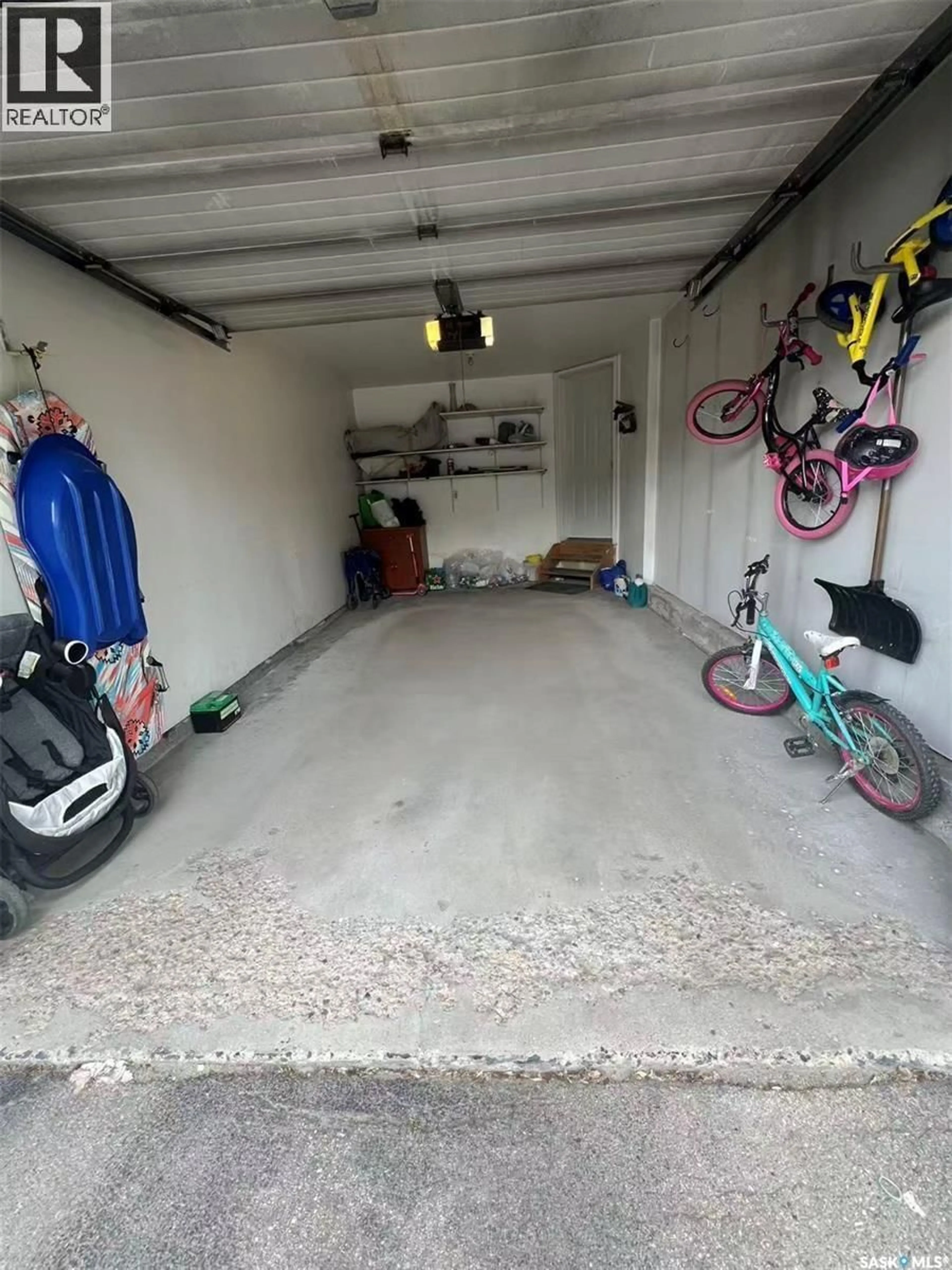 Indoor garage for 103 - 23 BANYAN CRESCENT, Saskatoon Saskatchewan S7V1G2