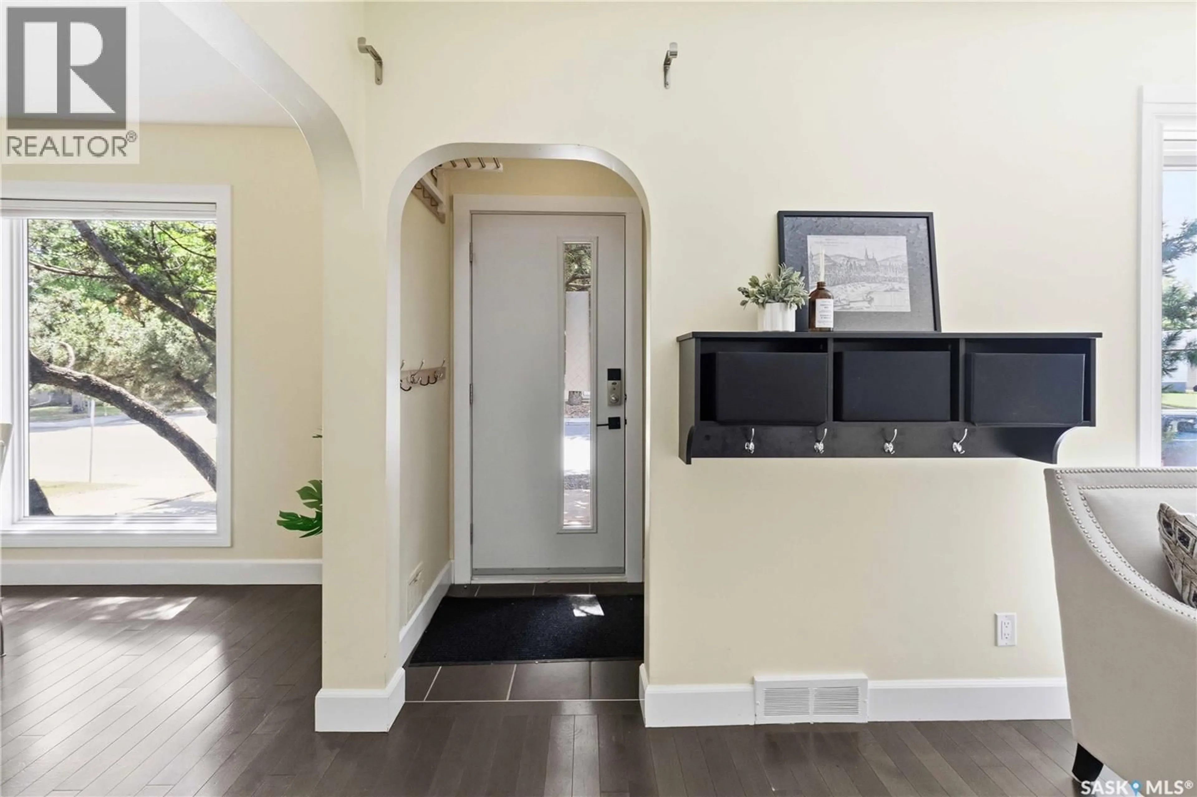 Indoor entryway for 1329 14TH STREET, Saskatoon Saskatchewan S7H0A6