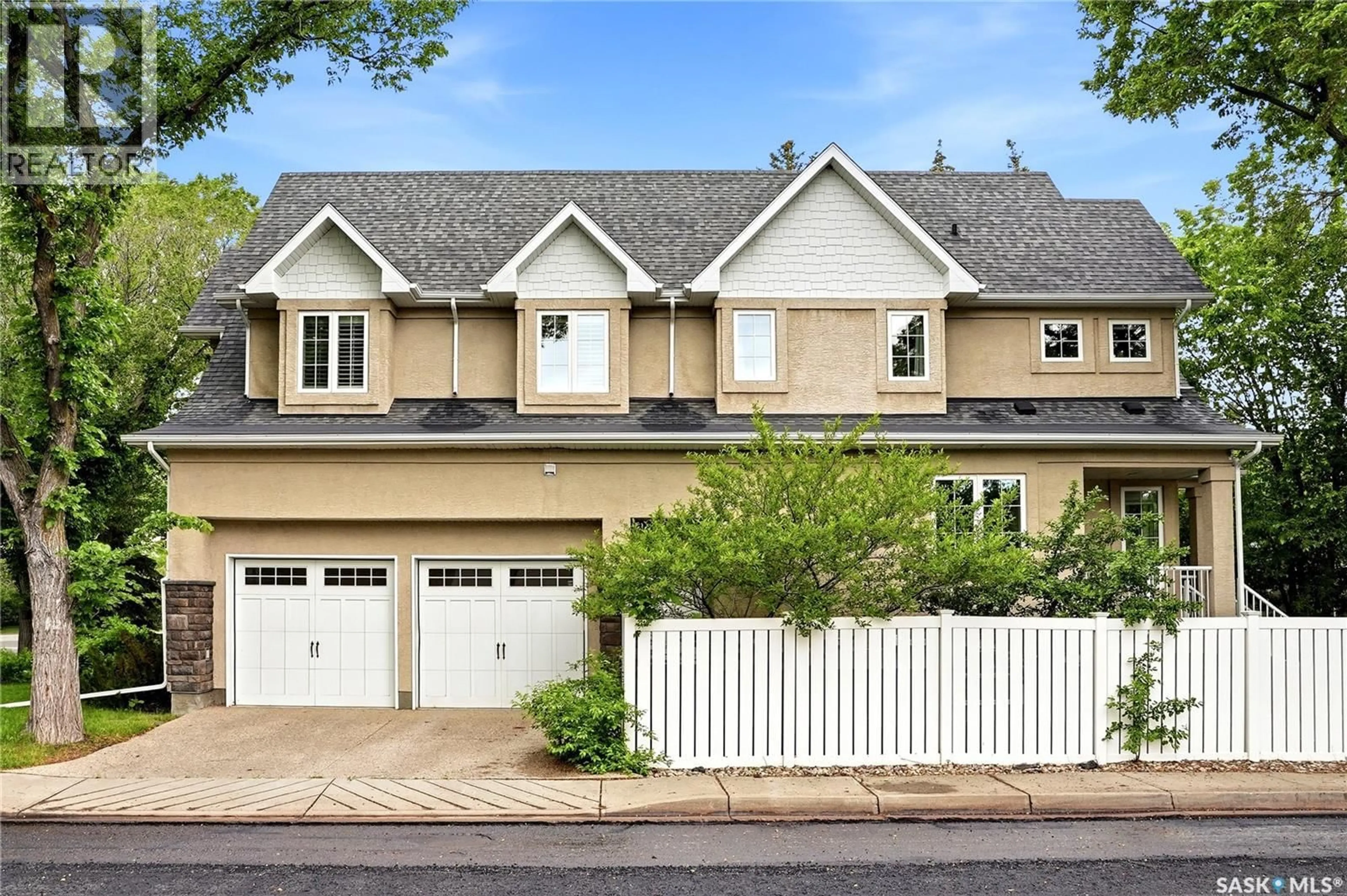Home with vinyl exterior material, street for 3202 HILL AVENUE, Regina Saskatchewan S4S0W6