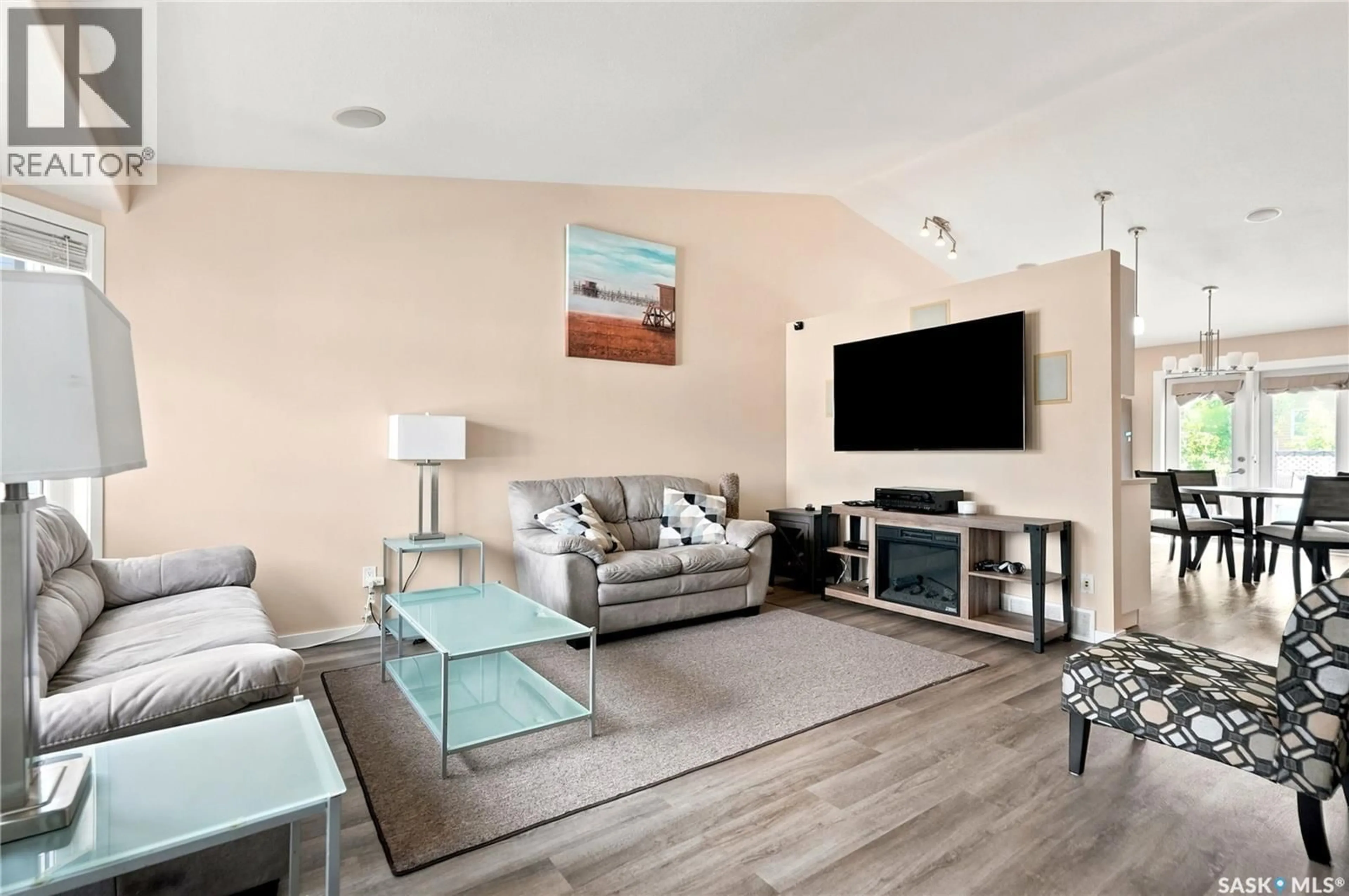 Living room with furniture, unknown for 511 HAMPTON BOULEVARD, Saskatoon Saskatchewan S7R0B4