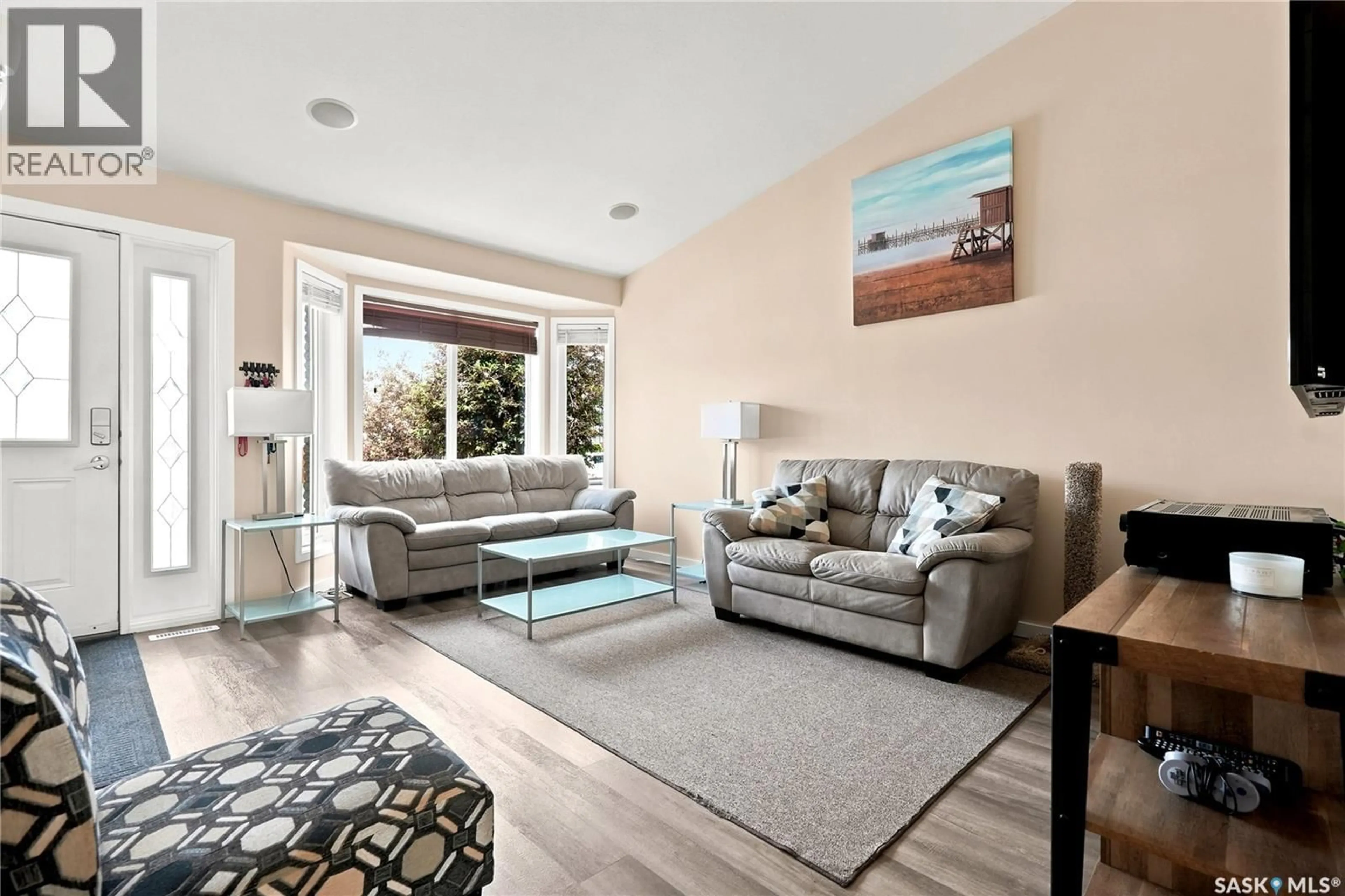 Living room with furniture, unknown for 511 HAMPTON BOULEVARD, Saskatoon Saskatchewan S7R0B4