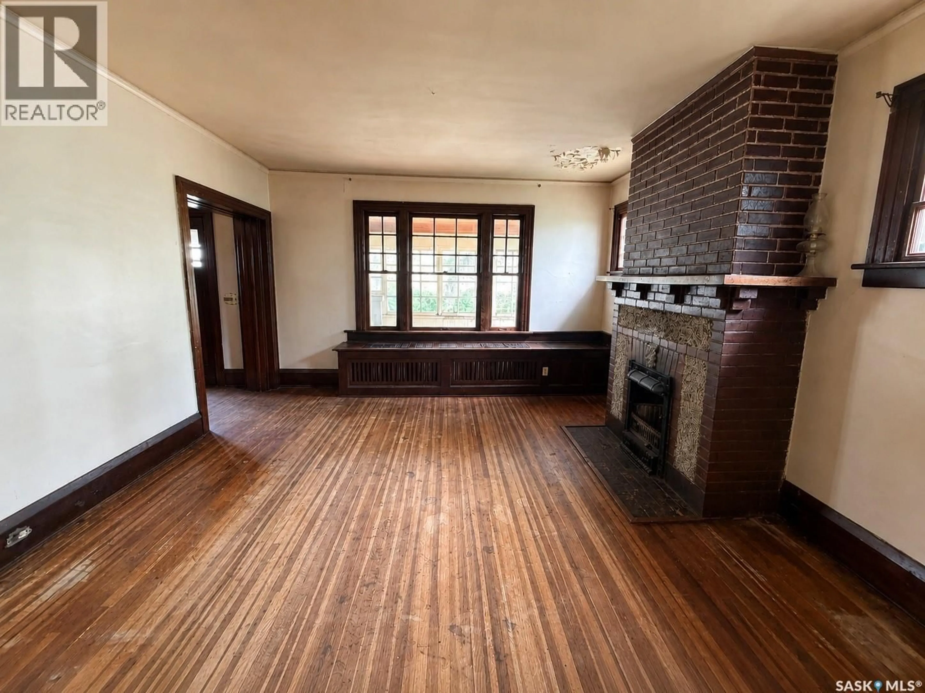 A pic of a room for 122 FARM AVENUE, Gull Lake Saskatchewan S0N1A0
