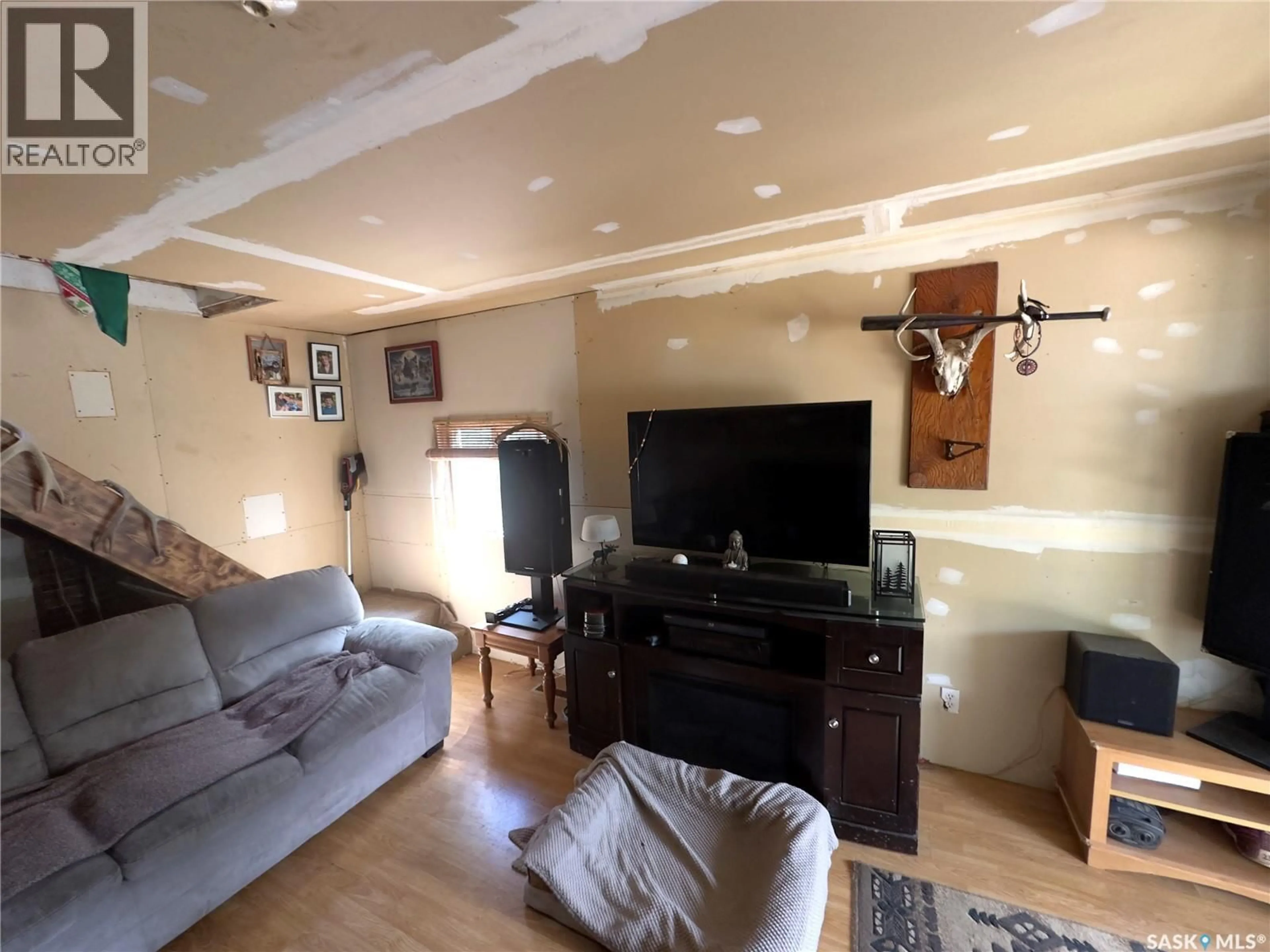 Living room with furniture, unknown for 1010 ATHABASCA STREET, Moose Jaw Saskatchewan S6H0N2