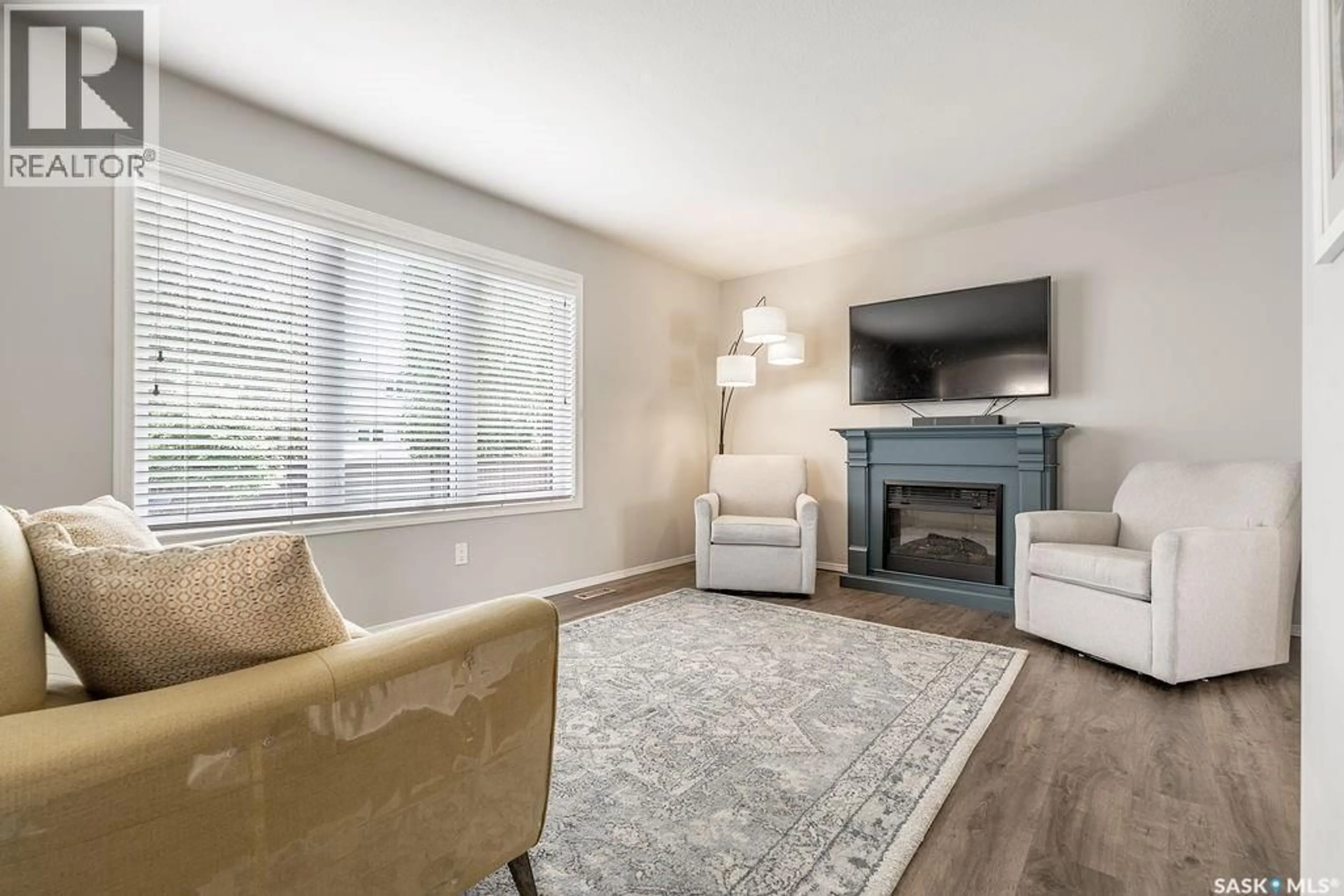 Living room with furniture, unknown for 123 BORLASE COVE, Saskatoon Saskatchewan S7T0B7