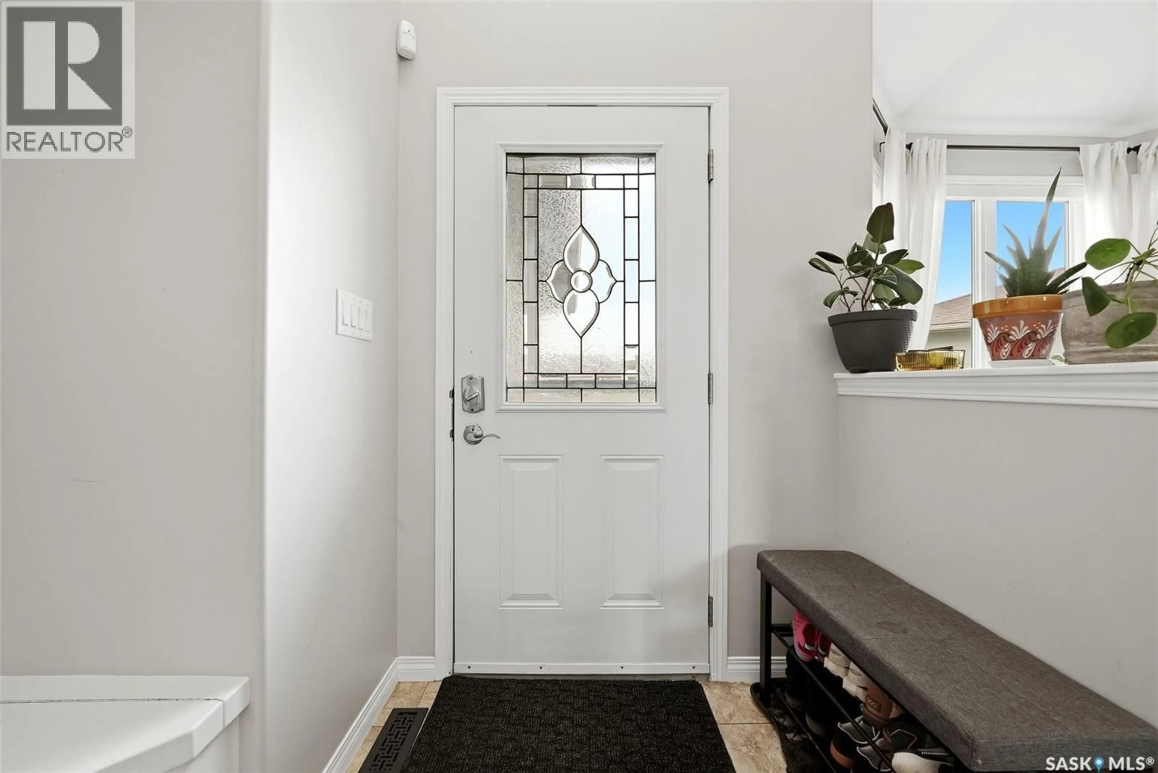 Indoor entryway for 9 BRAYDEN BAY, Grand Coulee Saskatchewan S4M0A3