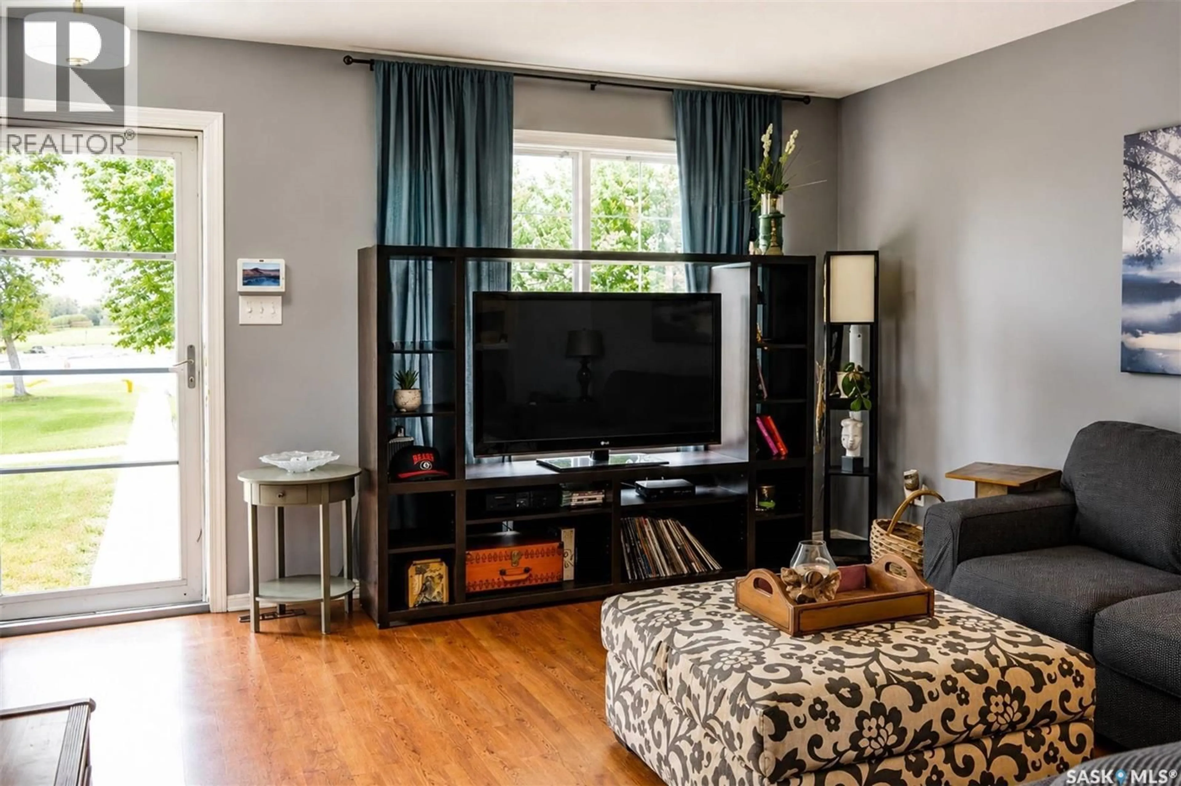 Living room with furniture, unknown for 1430 10TH AVENUE, Regina Saskatchewan S4N7P6