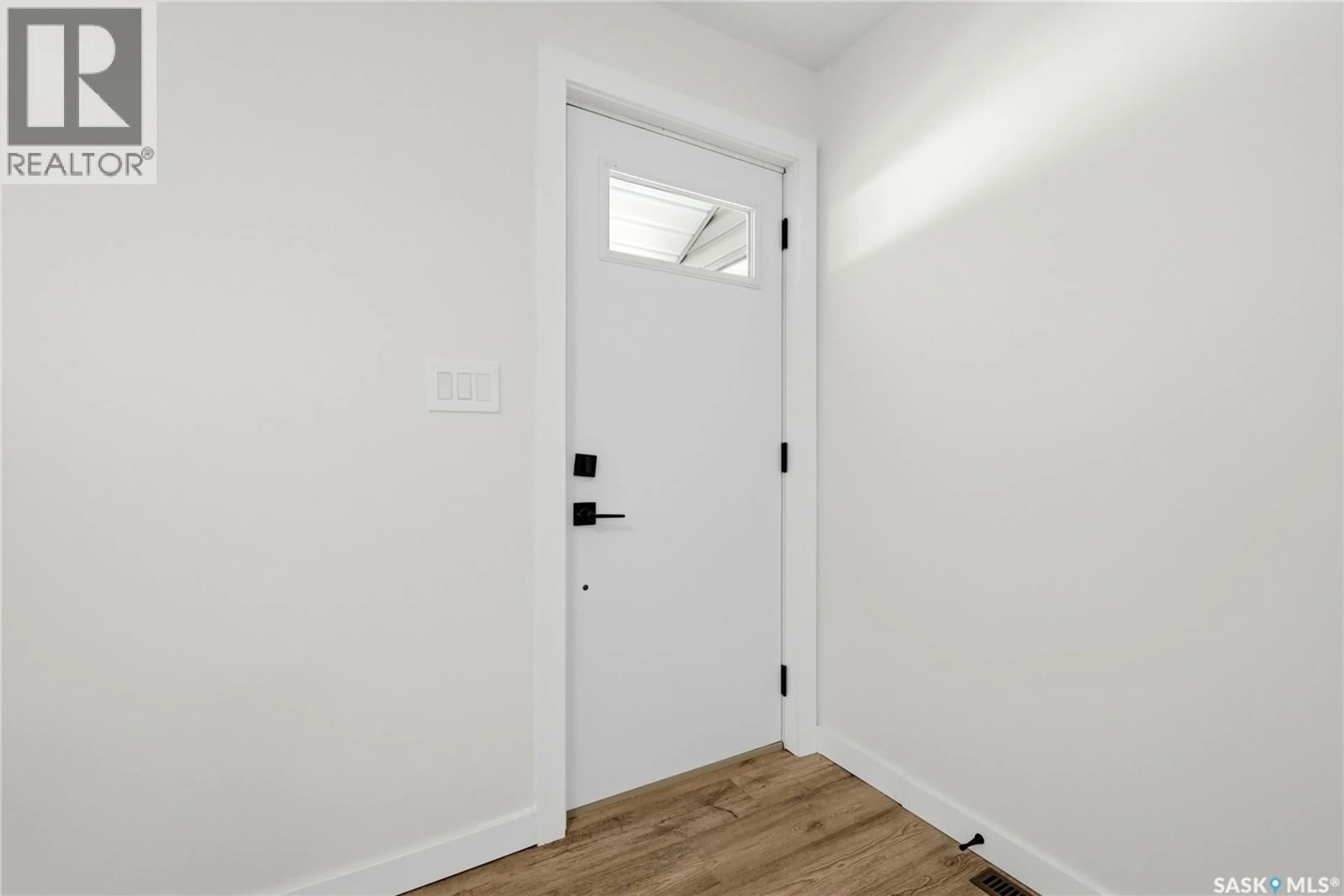 Indoor entryway for 1736 CONNAUGHT STREET, Regina Saskatchewan S4T4T2