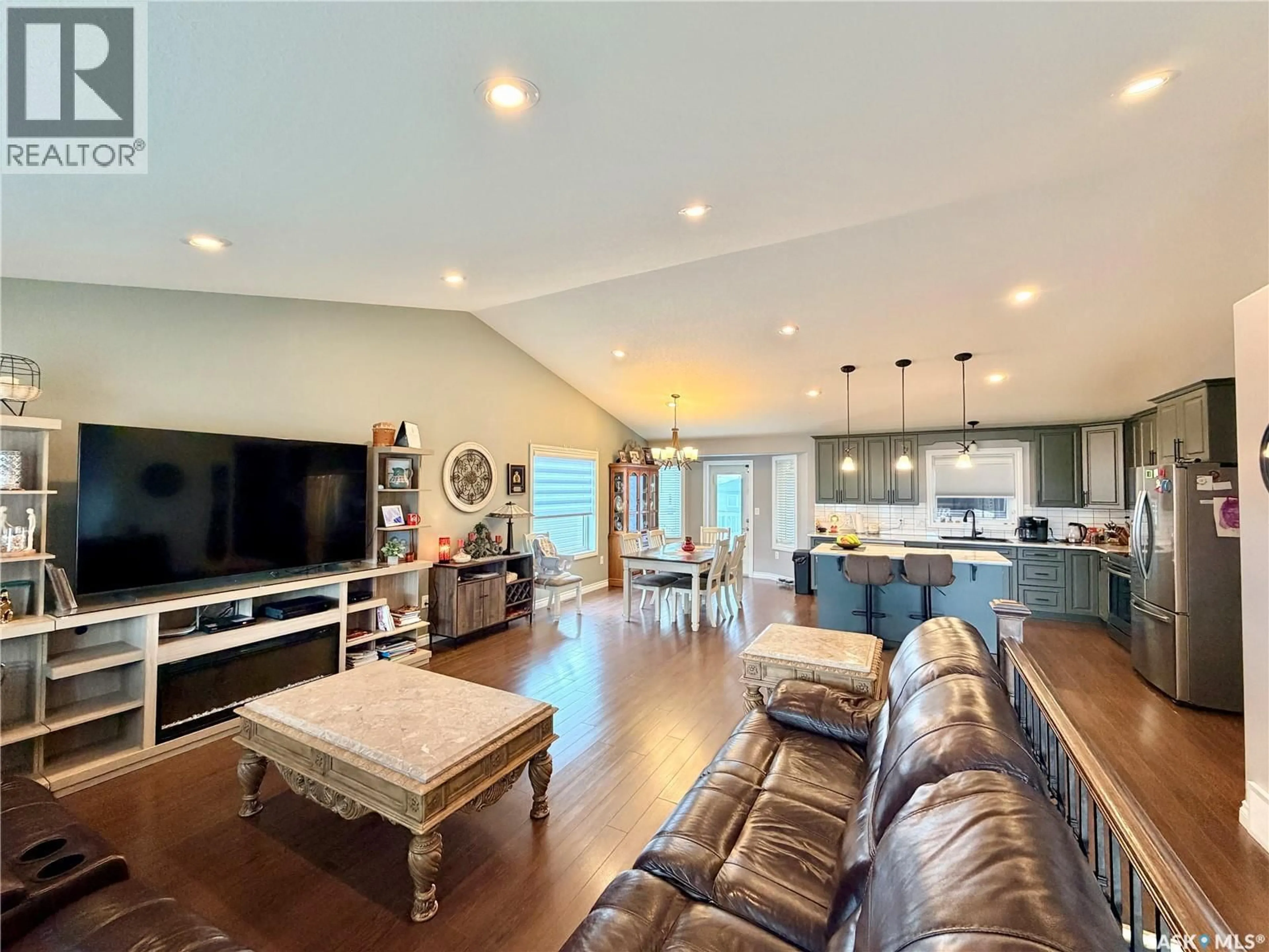 Open concept kitchen, unknown for 2326 BUHLER BAY, North Battleford Saskatchewan S9A1J2