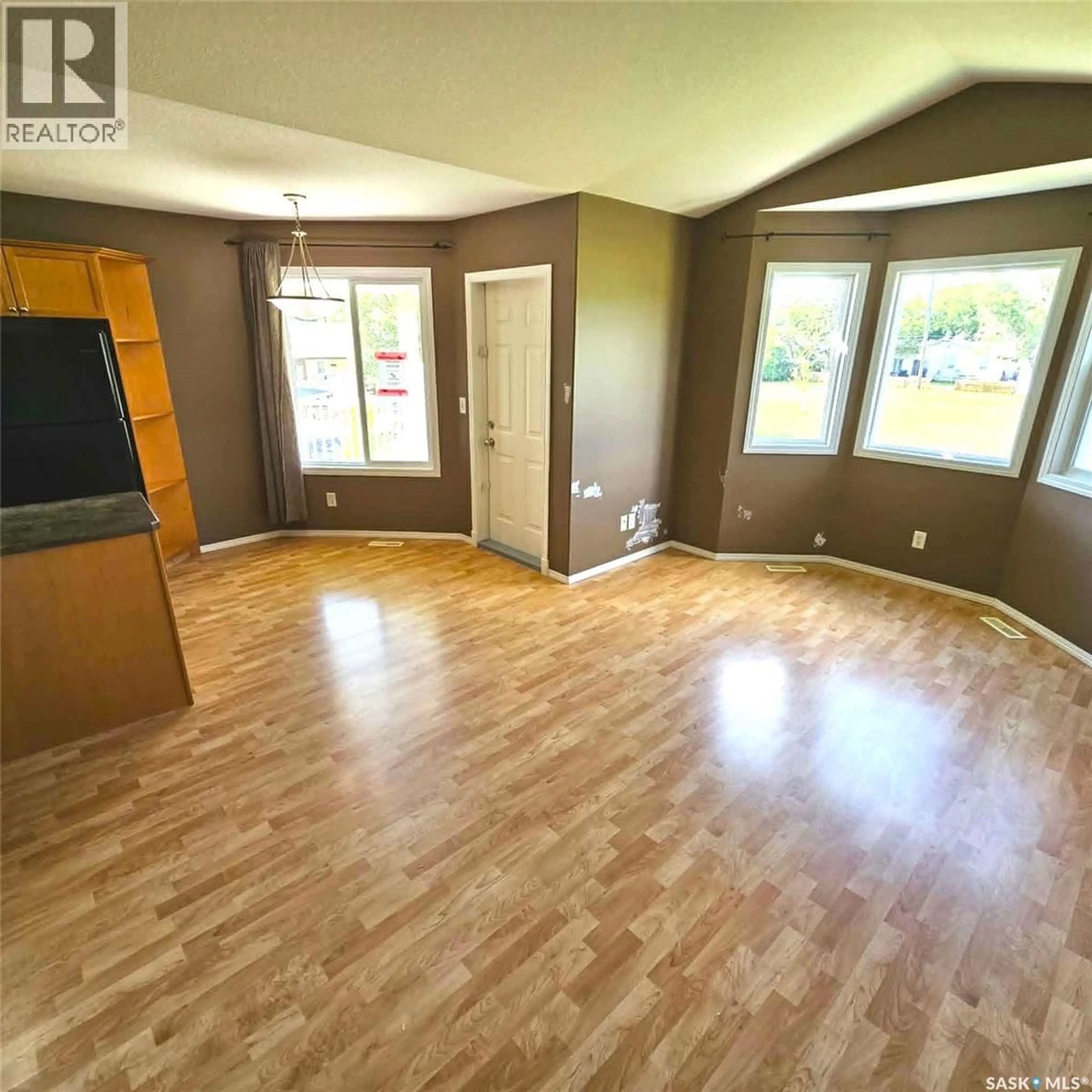 A pic of a room for 1075 BIRCHWOOD PLACE, Regina Saskatchewan S4S7L1