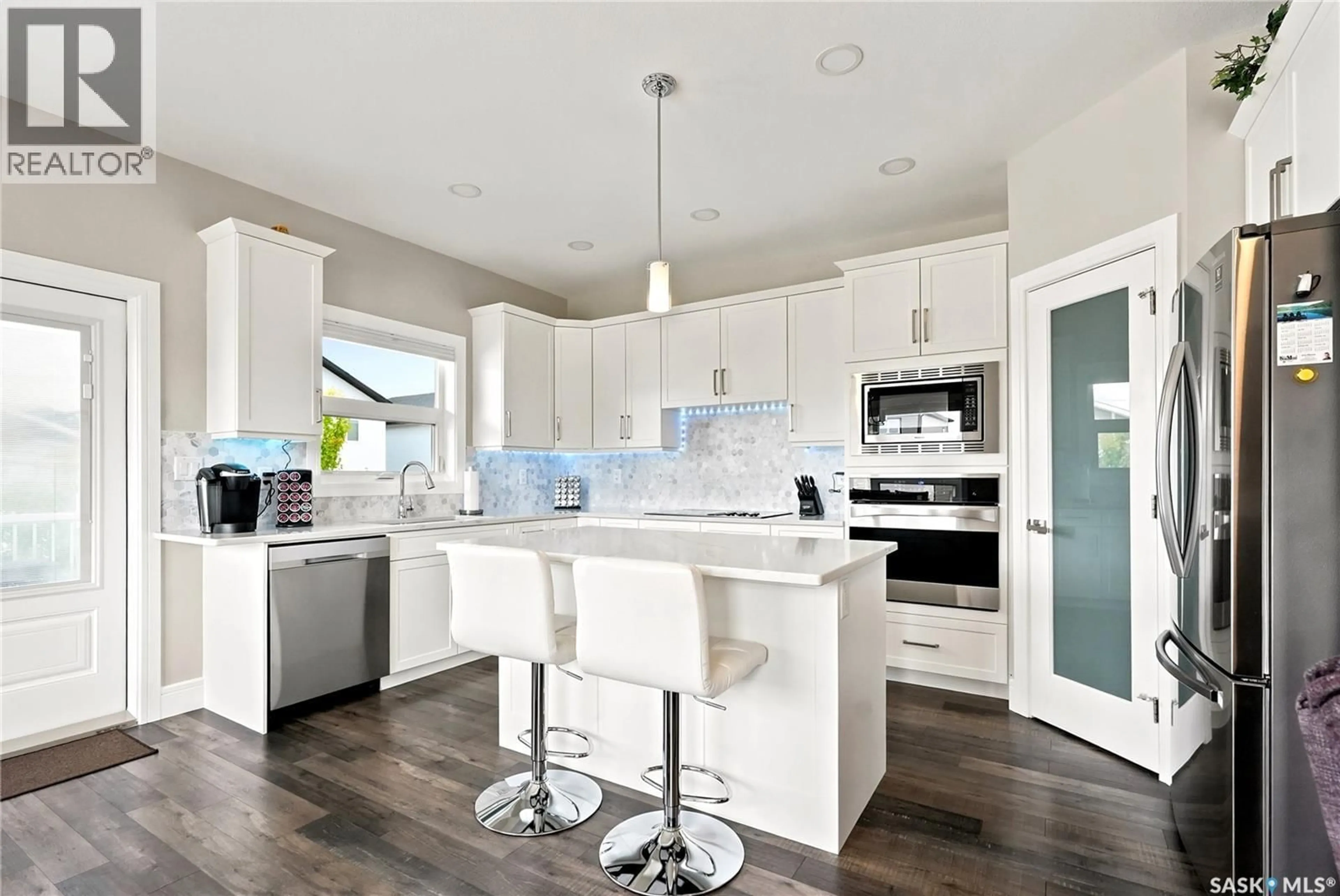 Contemporary kitchen, ceramic/tile floor for 103 BARRETT STREET, Saskatoon Saskatchewan S7W0Z6