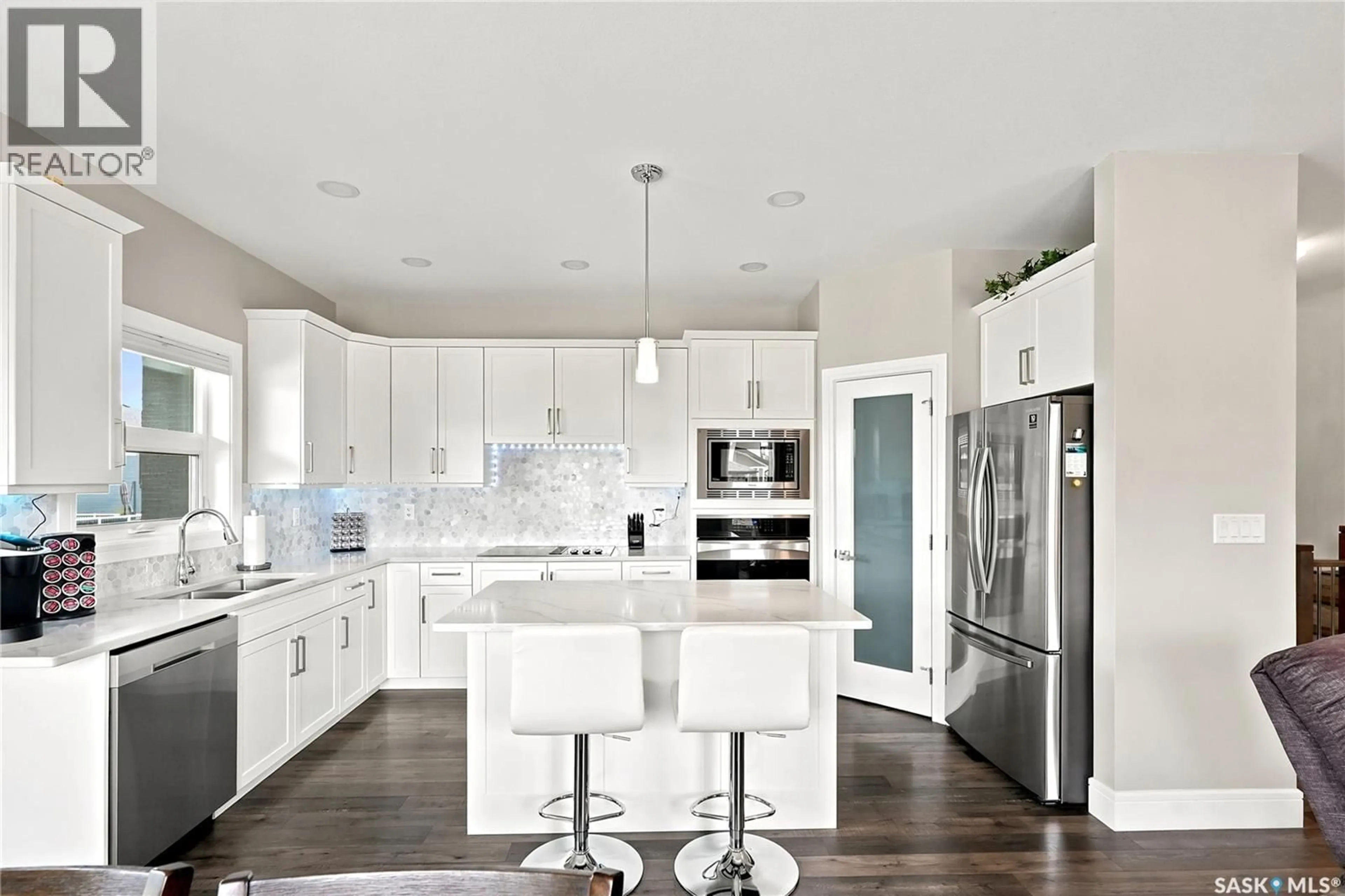 Contemporary kitchen, ceramic/tile floor for 103 BARRETT STREET, Saskatoon Saskatchewan S7W0Z6