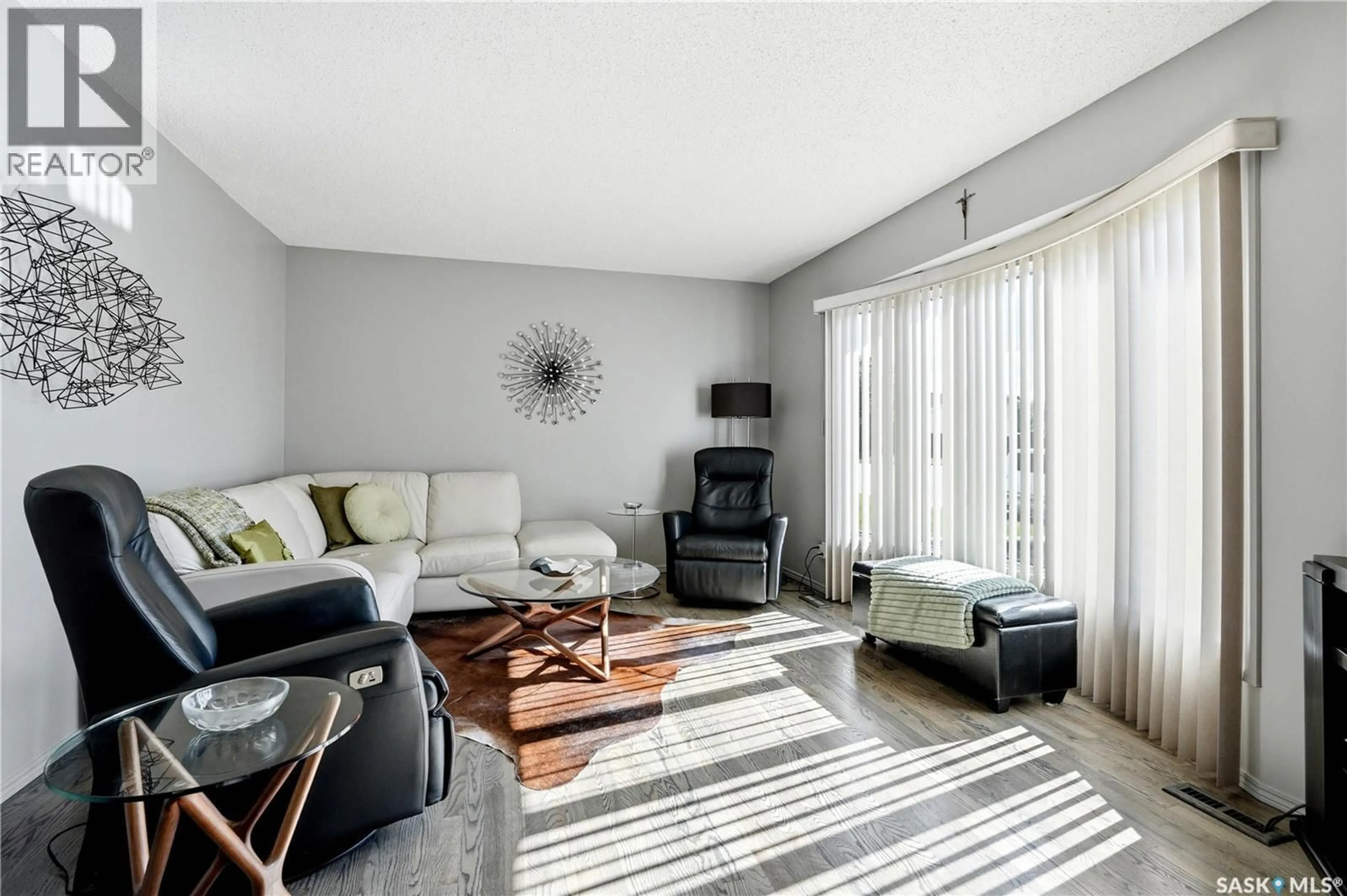 Living room with furniture, unknown for 275 WRIGLEY CRESCENT, Saskatoon Saskatchewan S7M4Y3