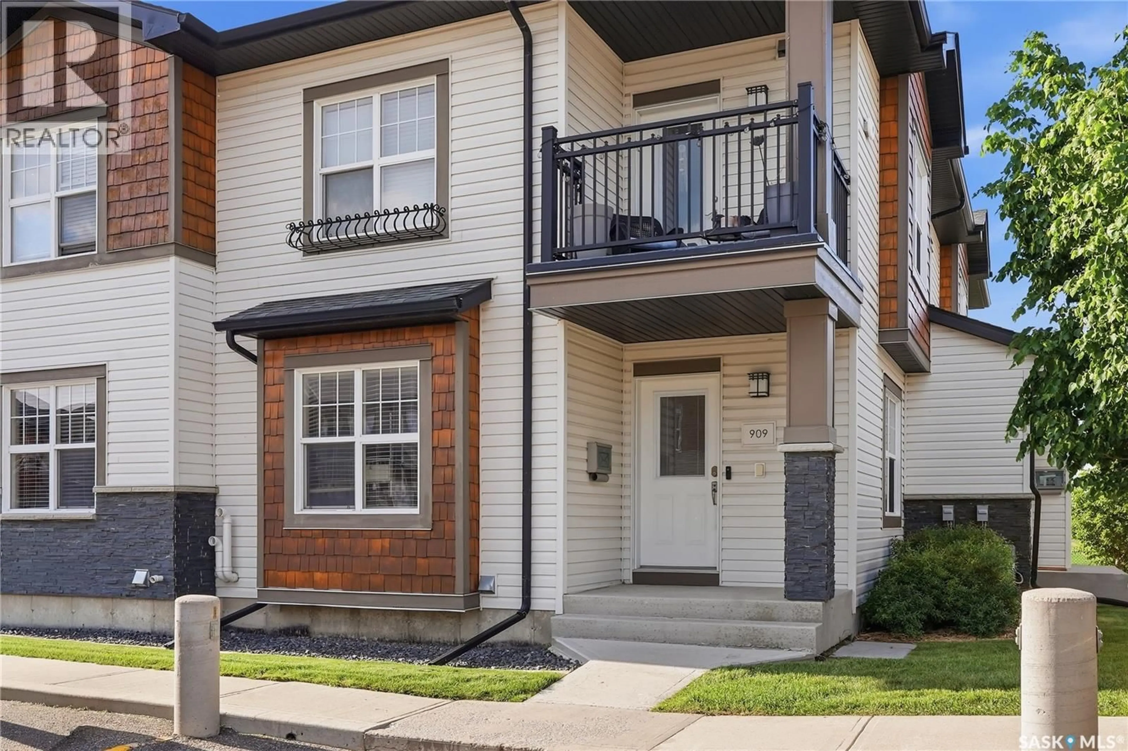 Home with brick exterior material, street for 1015 - 909 PATRICK CRESCENT, Saskatoon Saskatchewan S7W0M4