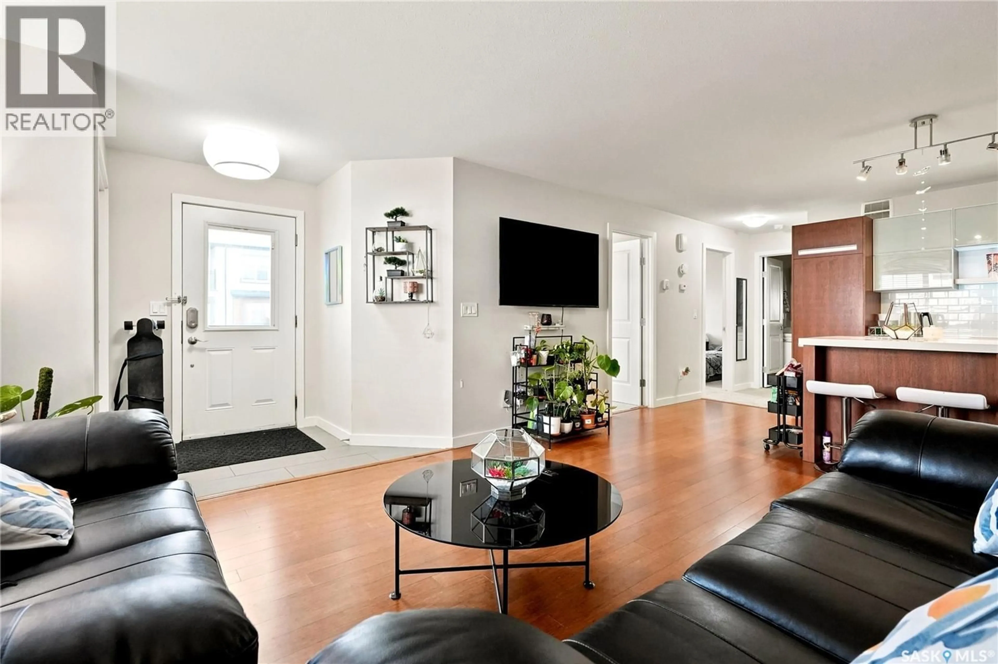 Living room with furniture, unknown for 1015 - 909 PATRICK CRESCENT, Saskatoon Saskatchewan S7W0M4