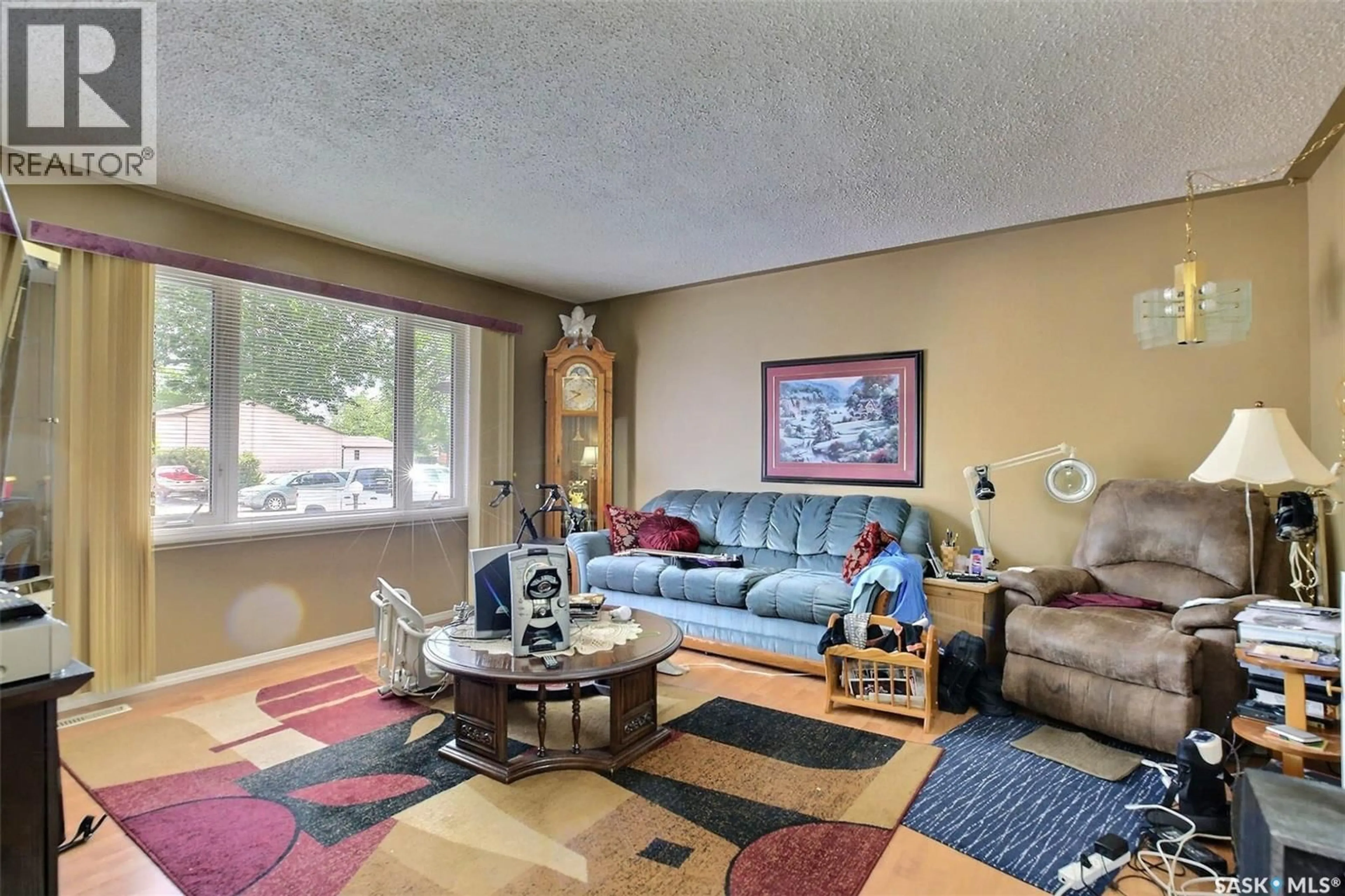 Living room with furniture, unknown for 54 SPRINGSTEIN AVENUE, Regina Saskatchewan S4R7K7