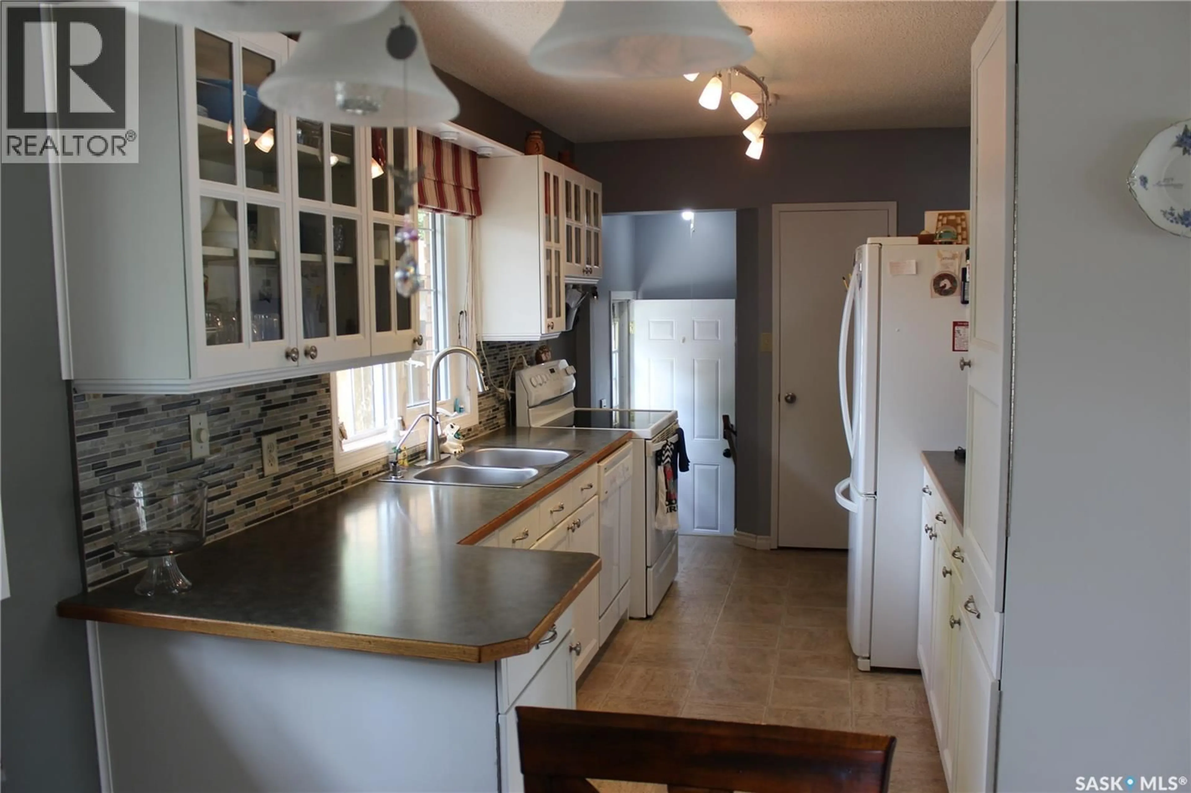 Standard kitchen, unknown for 130 MCDONALD ROAD, Estevan Saskatchewan S4A0B8