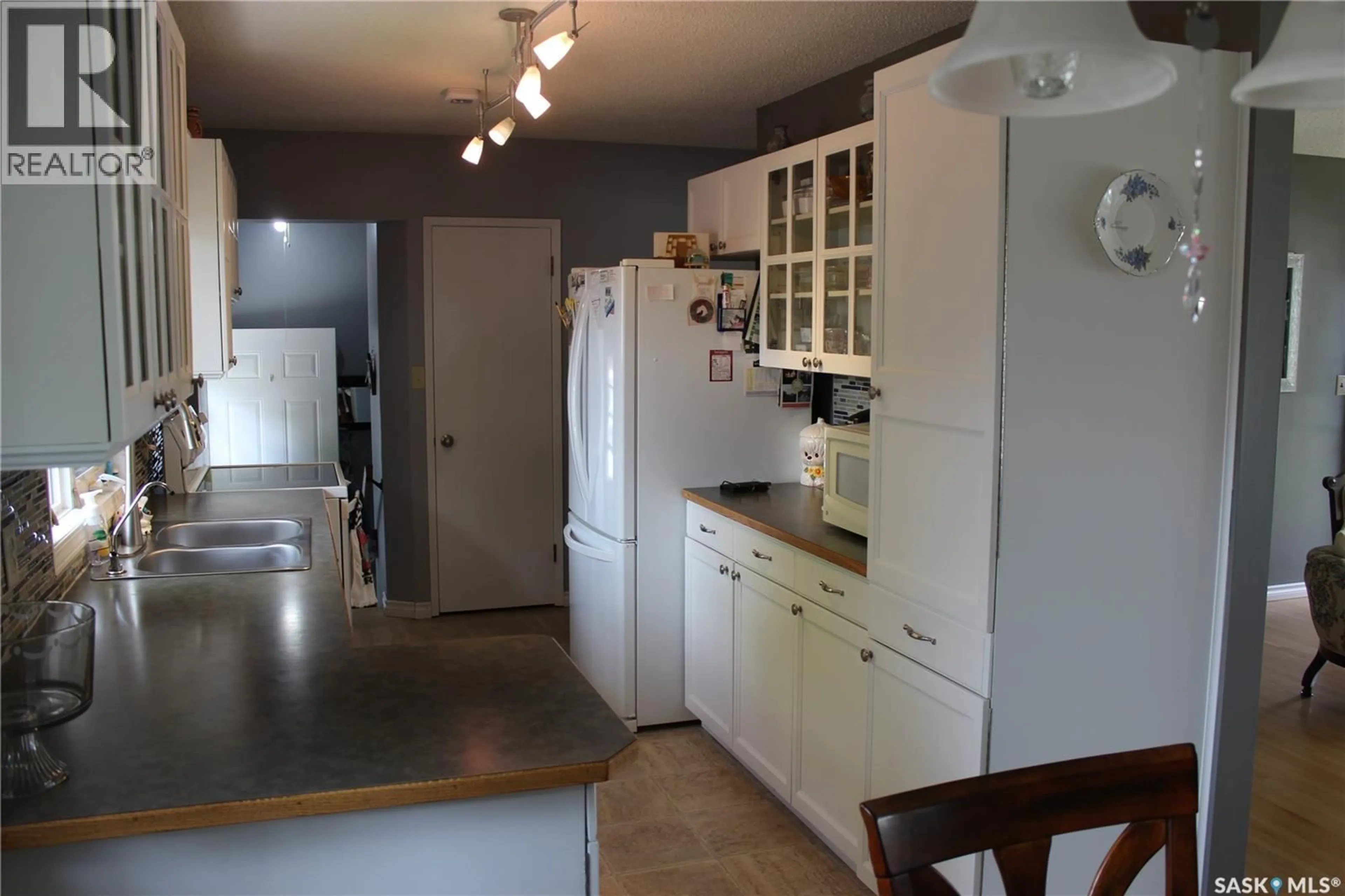 Standard kitchen, unknown for 130 MCDONALD ROAD, Estevan Saskatchewan S4A0B8