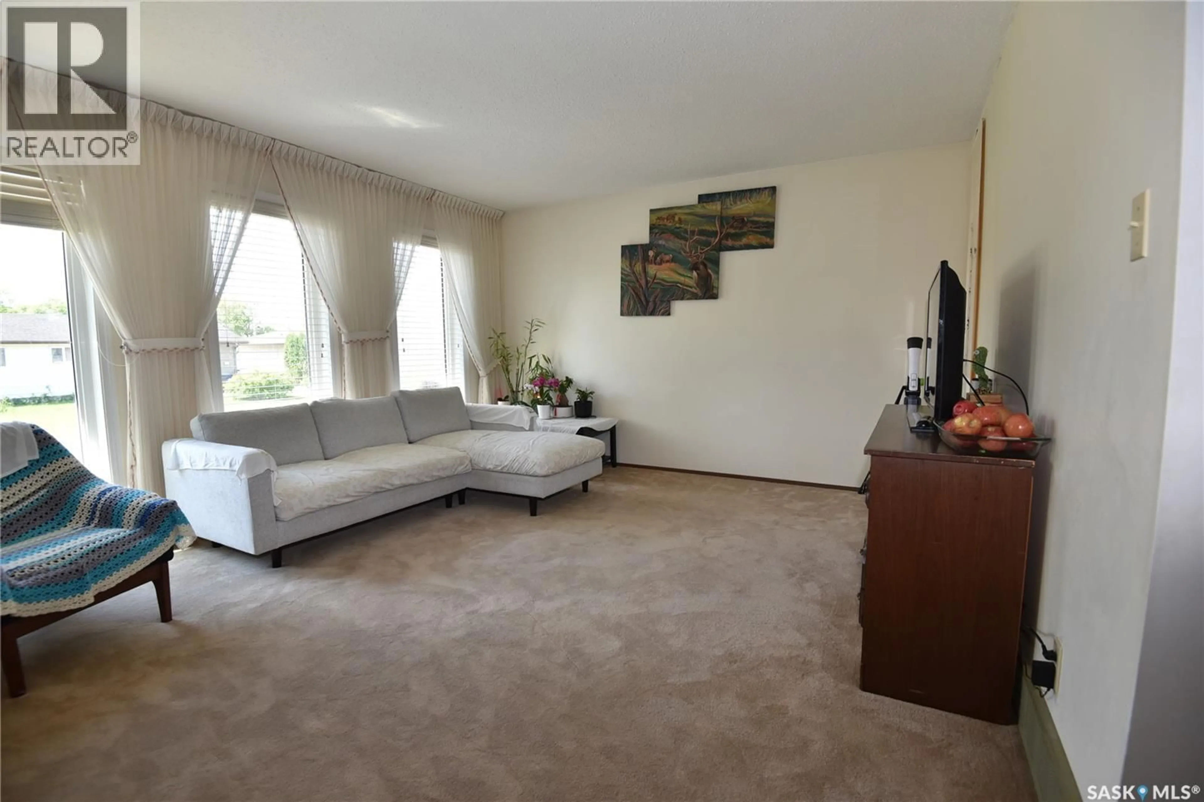 Living room with furniture, unknown for 309 WATSON CRESCENT, Nipawin Saskatchewan S0E1E0