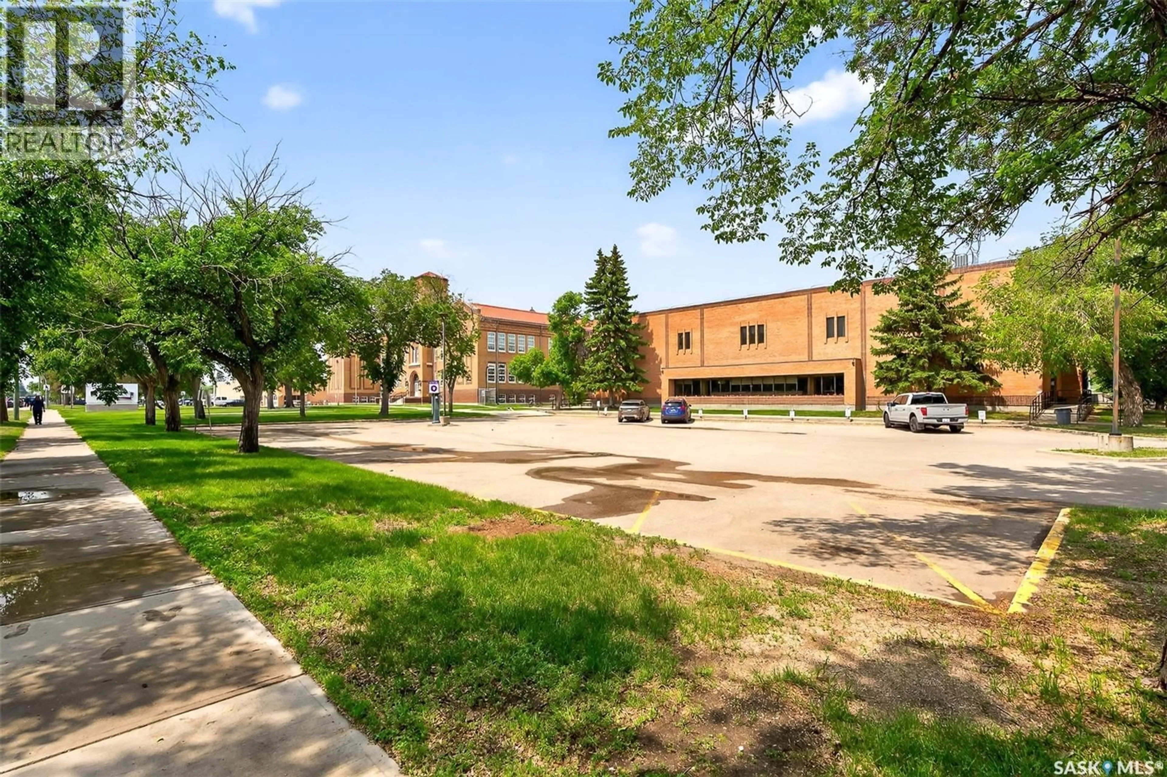 Unknown for 524 SASKATCHEWAN STREET, Moose Jaw Saskatchewan S6H0V5
