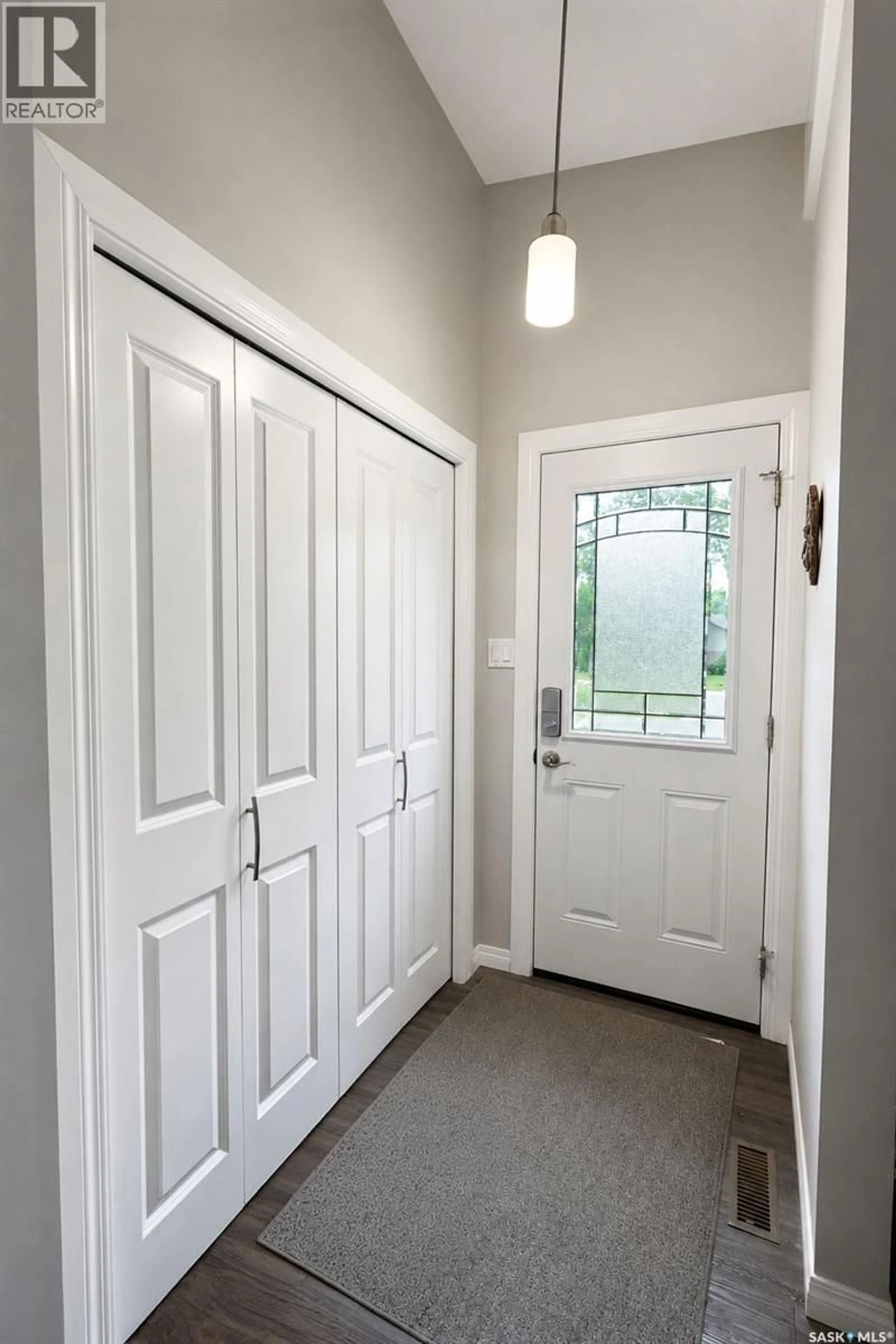 Indoor entryway for 1269 GILLMOR CRESCENT, Prince Albert Saskatchewan S6V6A8