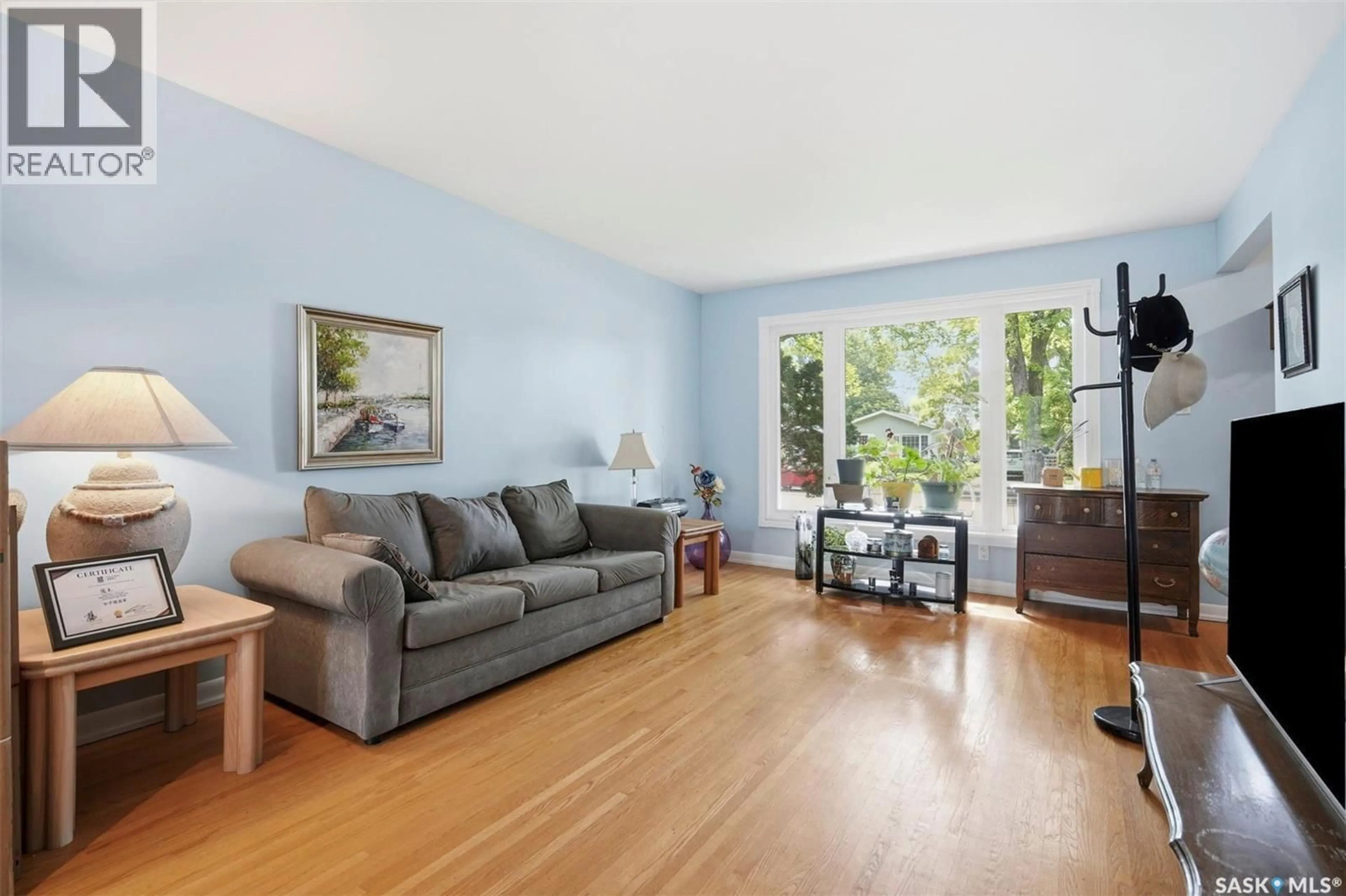 Living room with furniture, unknown for 22 RUTTER CRESCENT, Saskatoon Saskatchewan S7H3B7