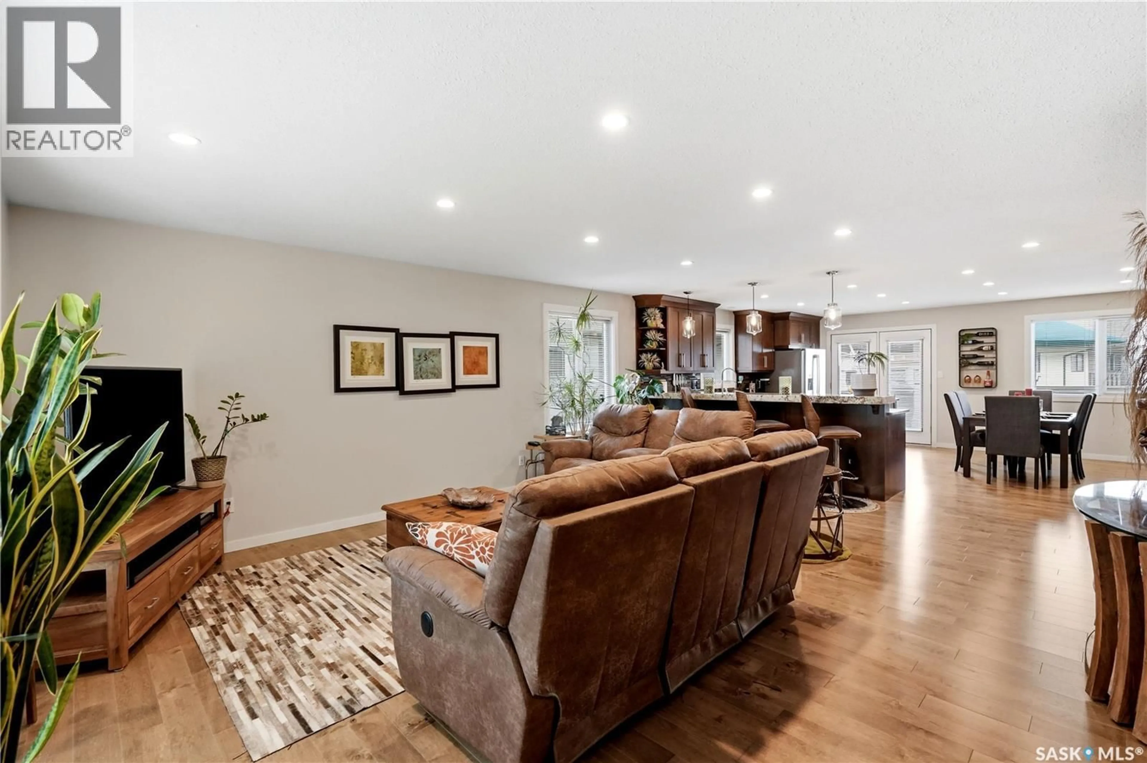Living room with furniture, unknown for 3352 BROOKSHIRE LANE, Regina Saskatchewan S4V2R1