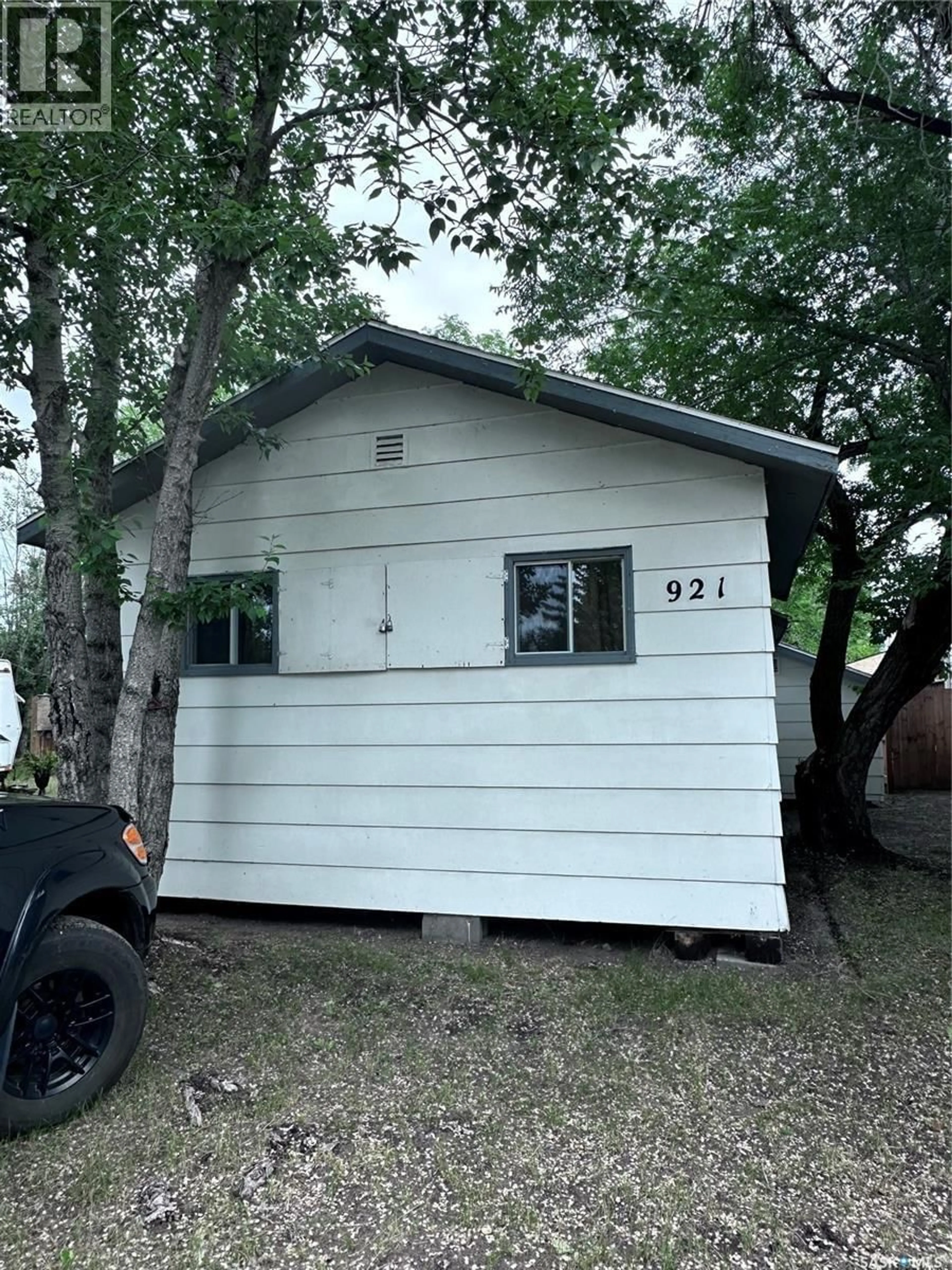 Shed for 921 JOSEPH CRESCENT, Cochin Saskatchewan S0M0L0
