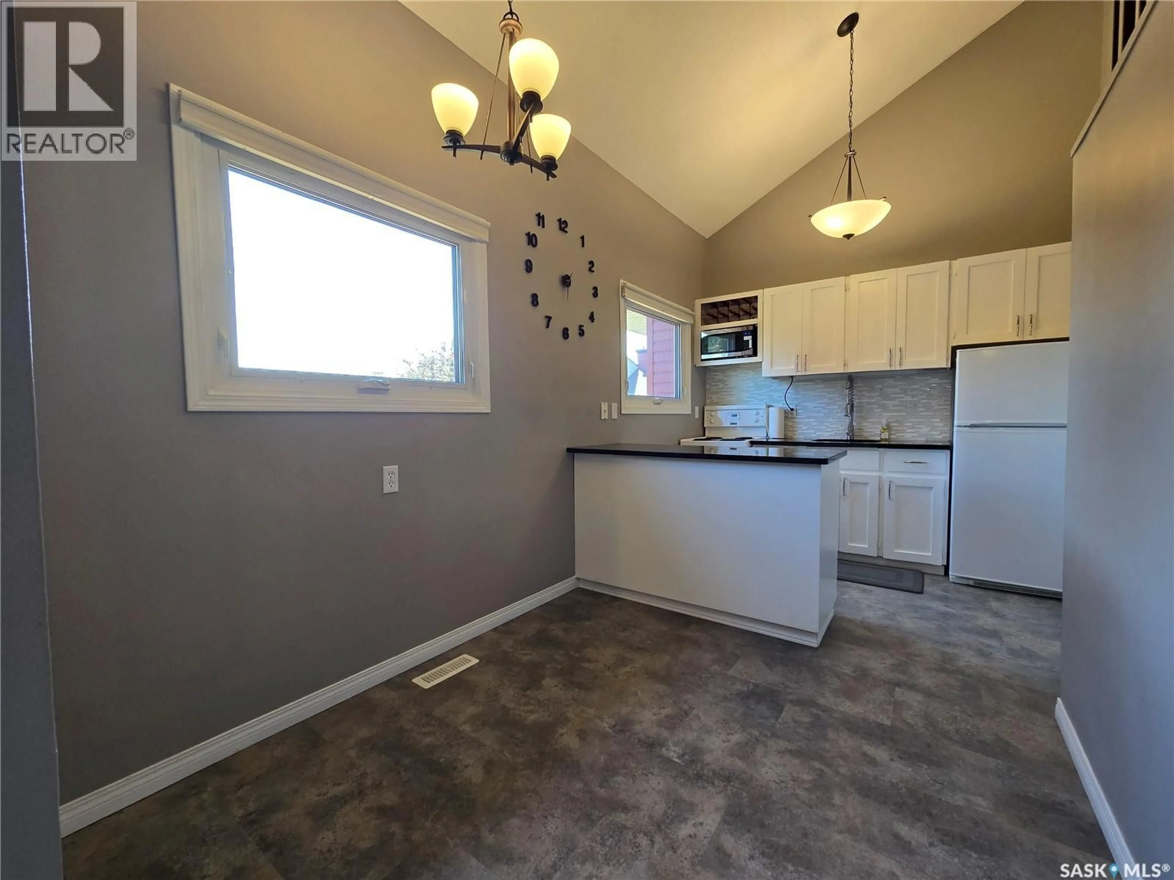 Open concept kitchen, unknown for 5 PENDYGRASSE ROAD, Saskatoon Saskatchewan S7M4R3