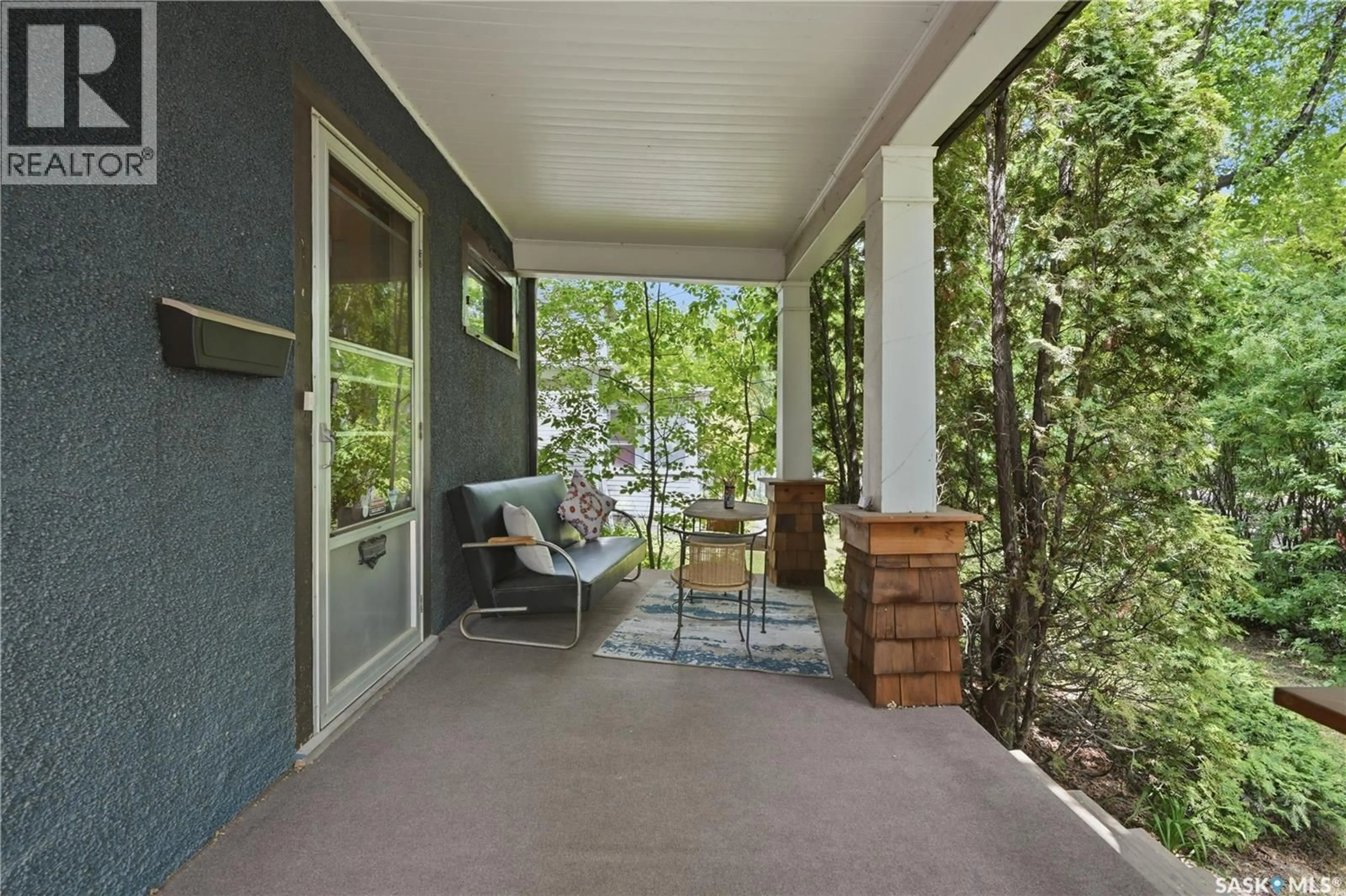 Patio, street for 606 BEDFORD ROAD, Saskatoon Saskatchewan S7L0E8