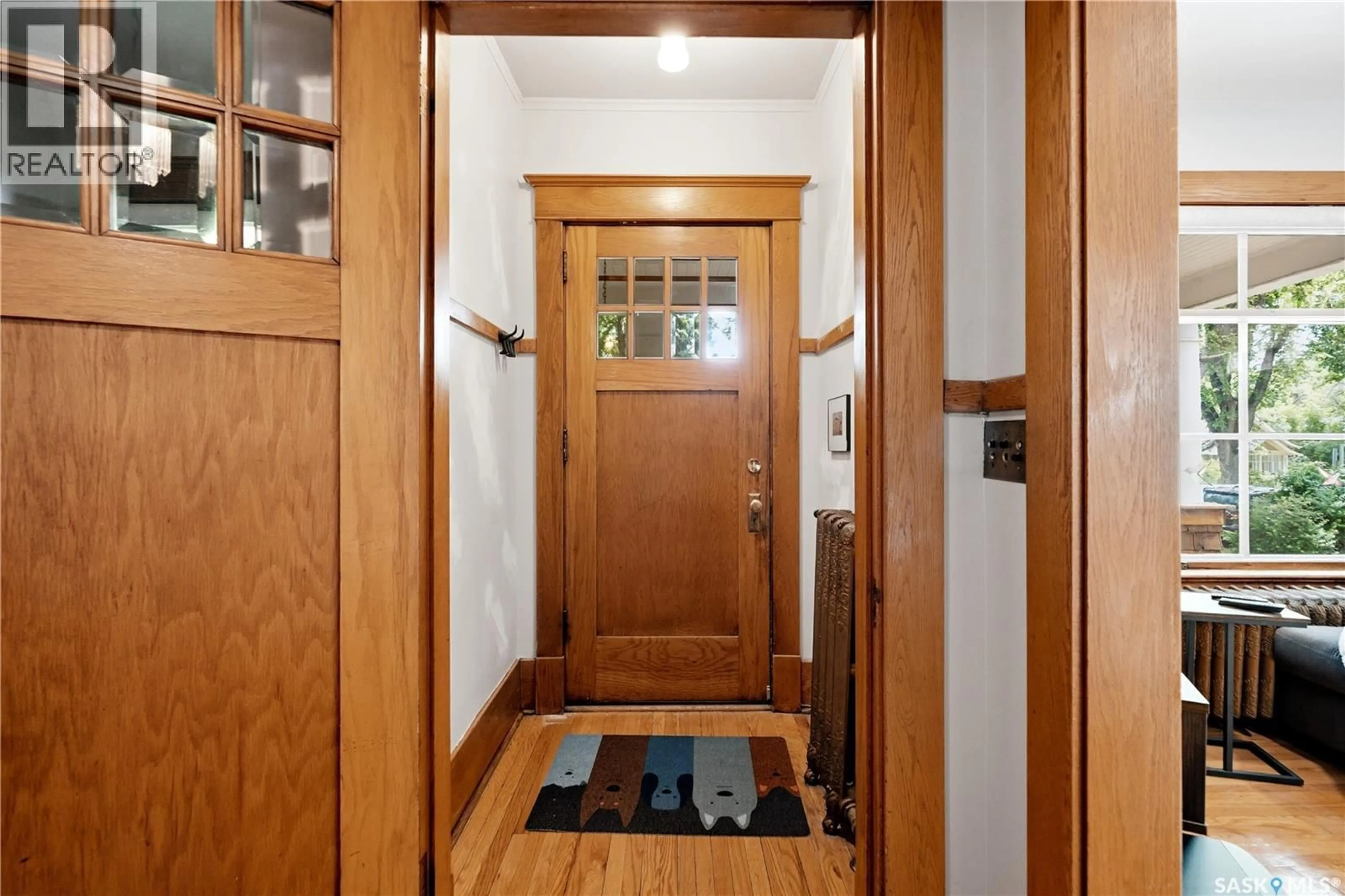 Indoor entryway for 606 BEDFORD ROAD, Saskatoon Saskatchewan S7L0E8