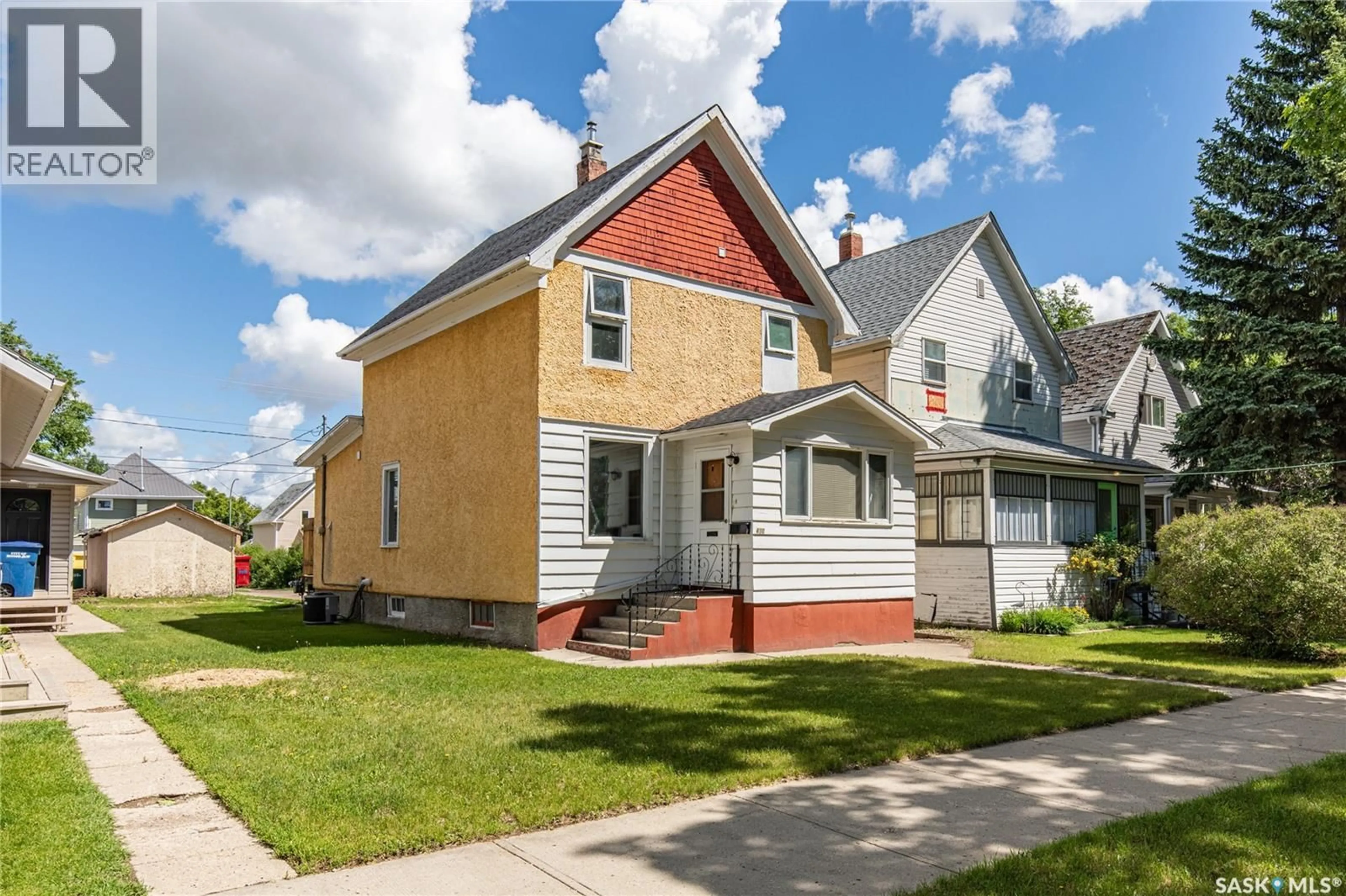 Home with vinyl exterior material, street for 430 DUFFIELD STREET, Moose Jaw Saskatchewan S6H5H8