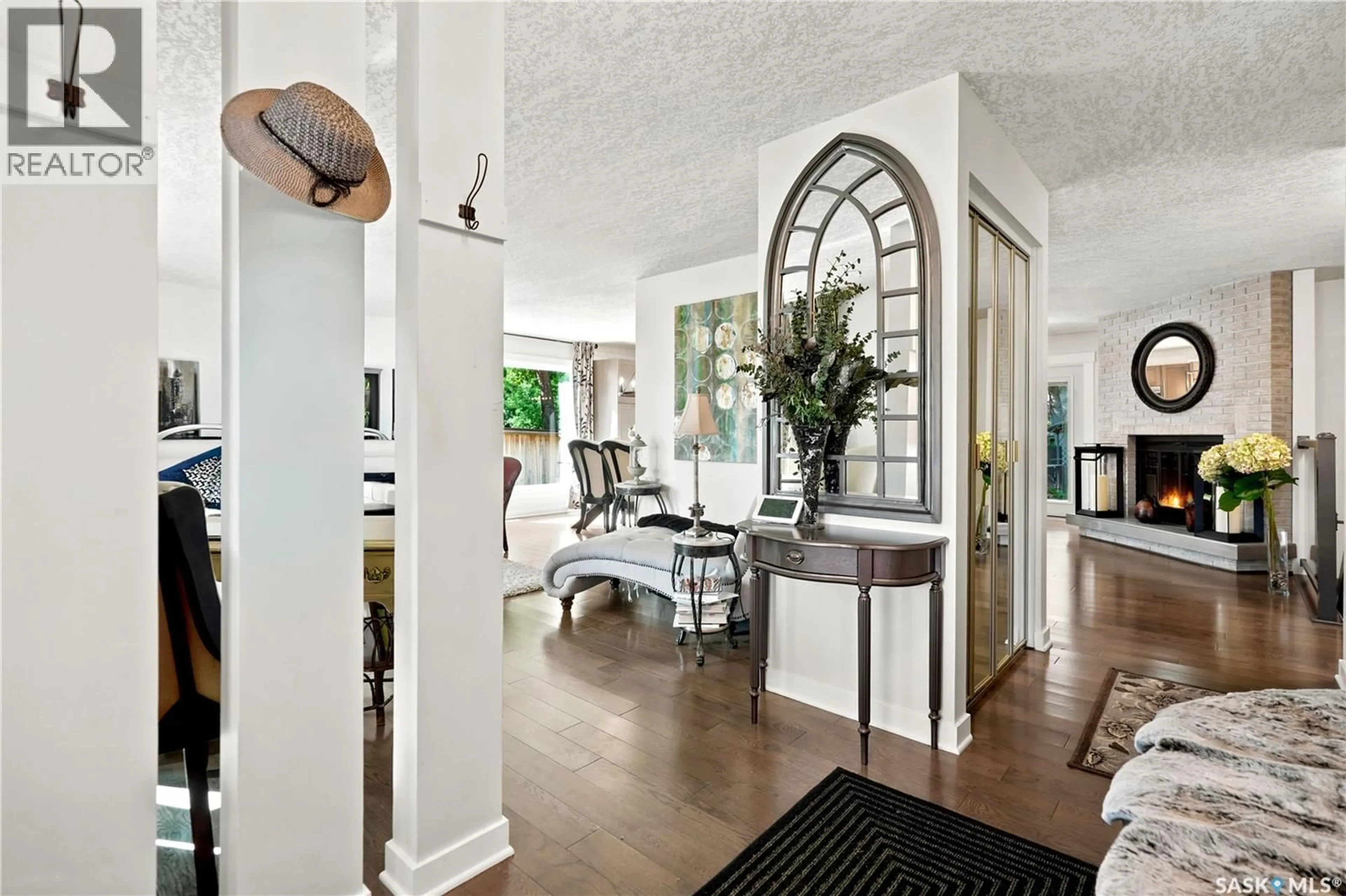 Indoor entryway for 35 PENFOLD PLACE, Regina Saskatchewan S4V0J7