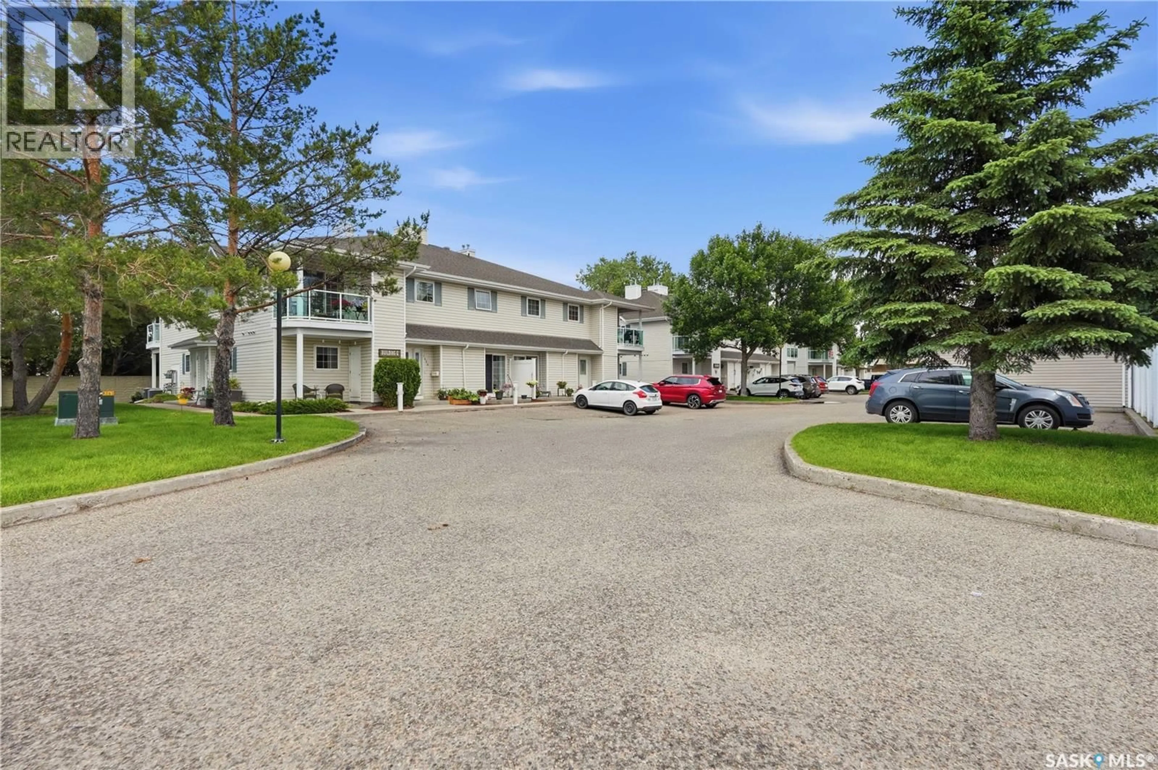 A pic from outside/outdoor area/front of a property/back of a property/a pic from drone, unknown for 5446 ROCHDALE BOULEVARD, Regina Saskatchewan S4X4P1