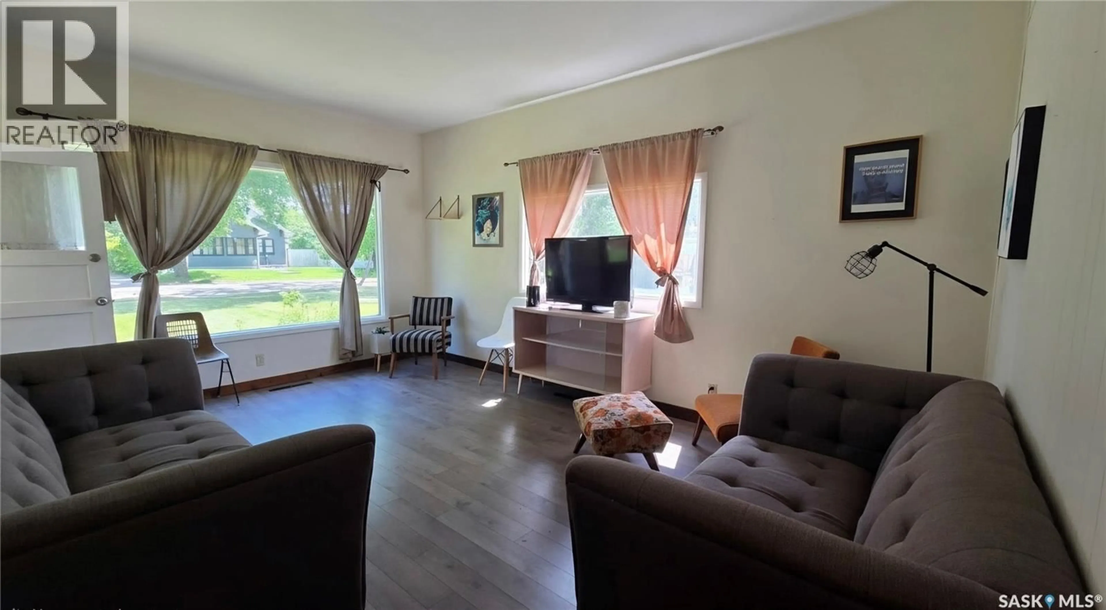 Living room with furniture, unknown for 307 1ST STREET, Wilkie Saskatchewan S0K4W0