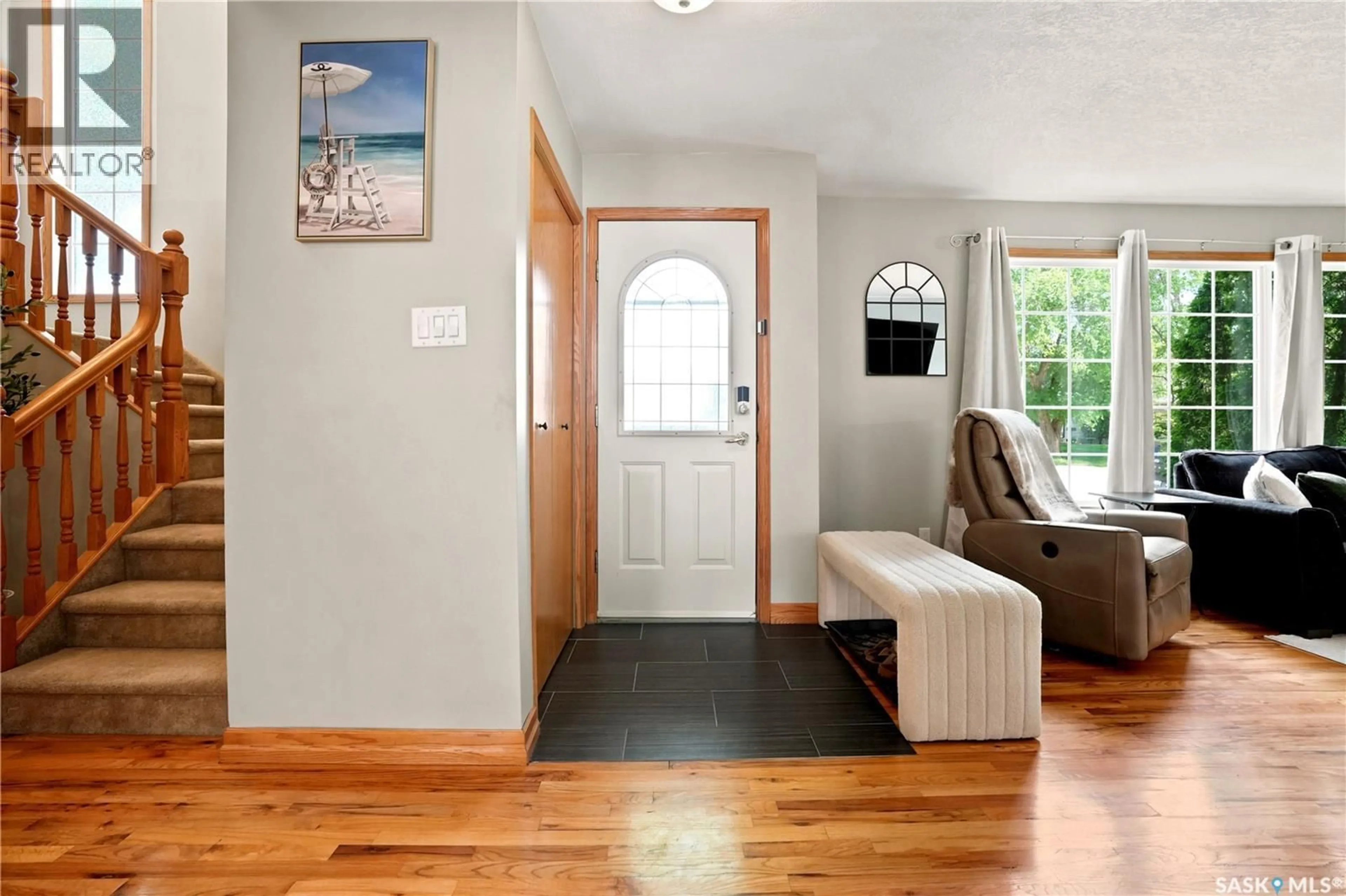 Indoor entryway for 87 YARNTON CRESCENT, Regina Saskatchewan S4R4A4