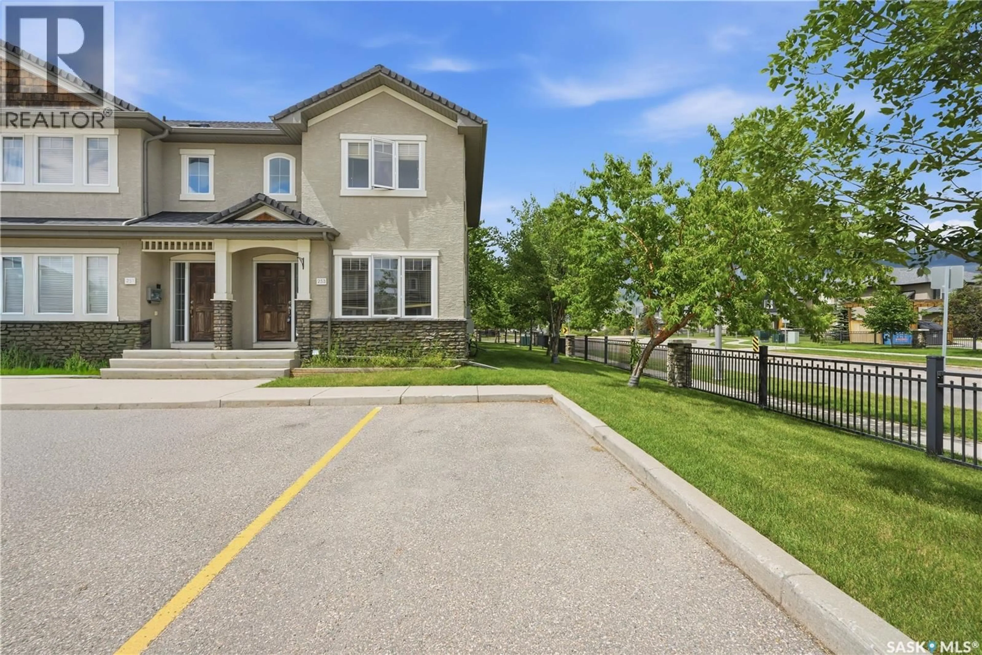 Unknown for 253 245 ASHWORTH CRESCENT, Saskatoon Saskatchewan S7T0P2