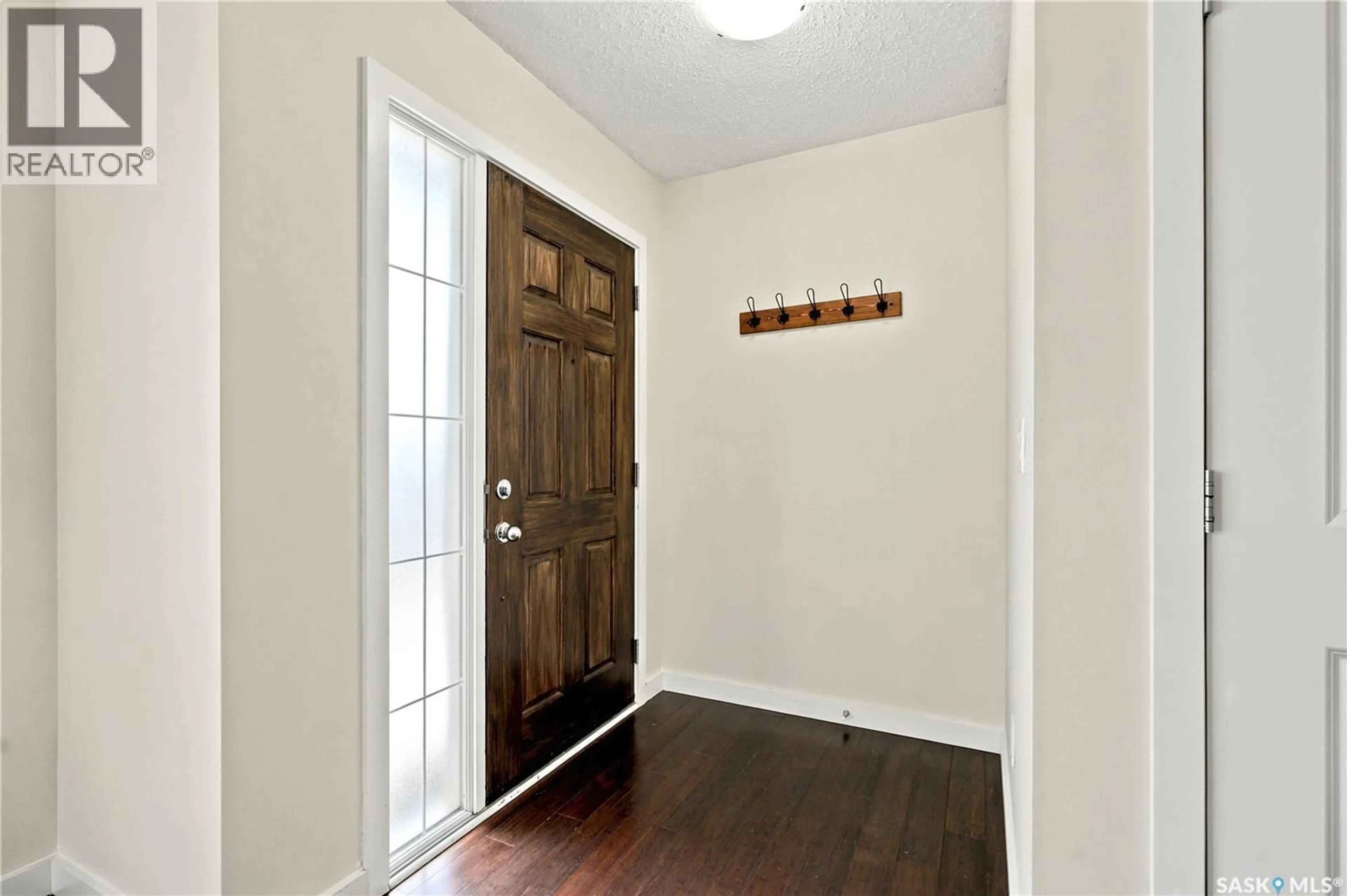 Indoor entryway for 253 245 ASHWORTH CRESCENT, Saskatoon Saskatchewan S7T0P2