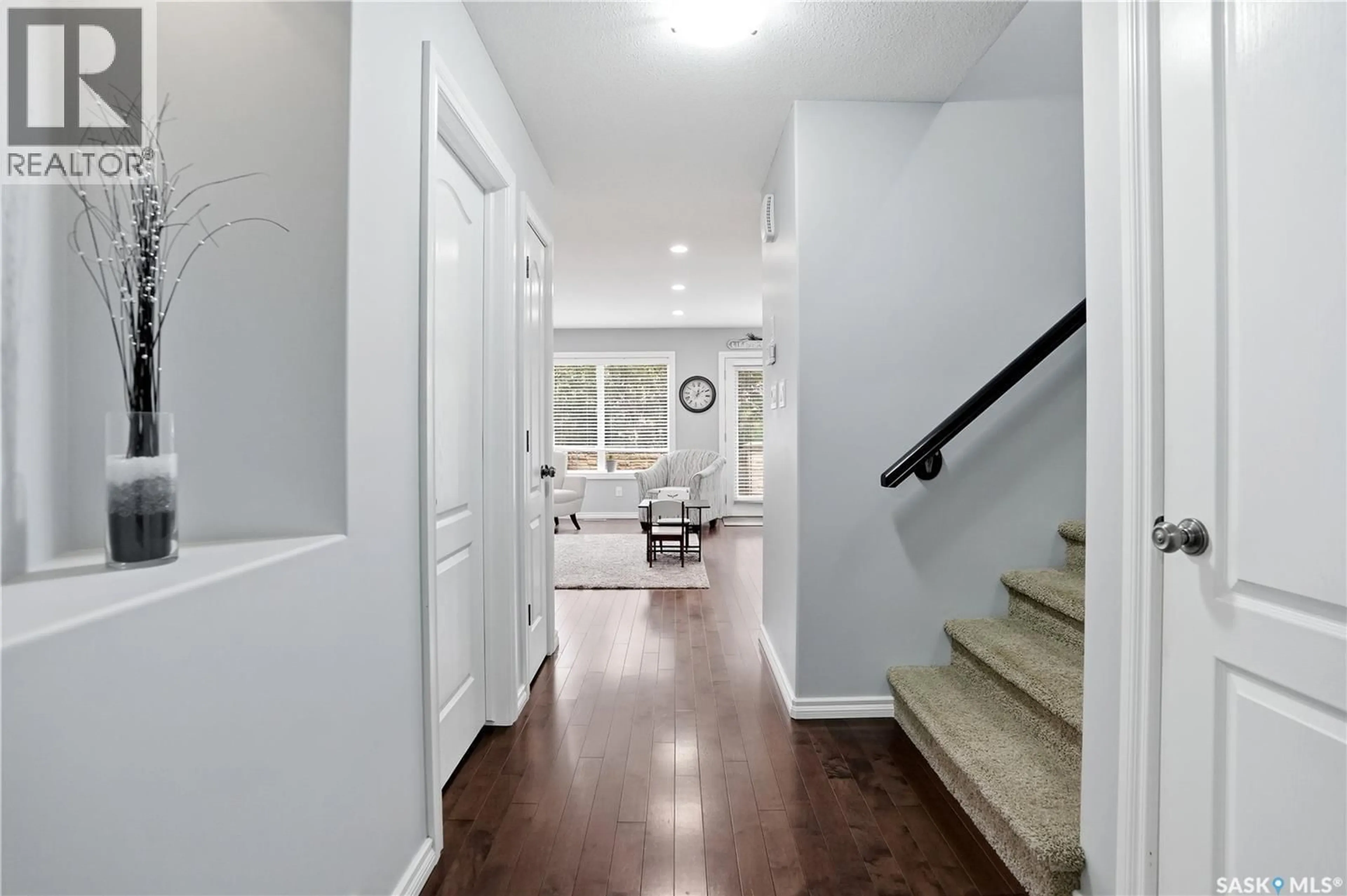 Indoor entryway for 117 - 4701 CHILD AVENUE, Regina Saskatchewan S4X0E7