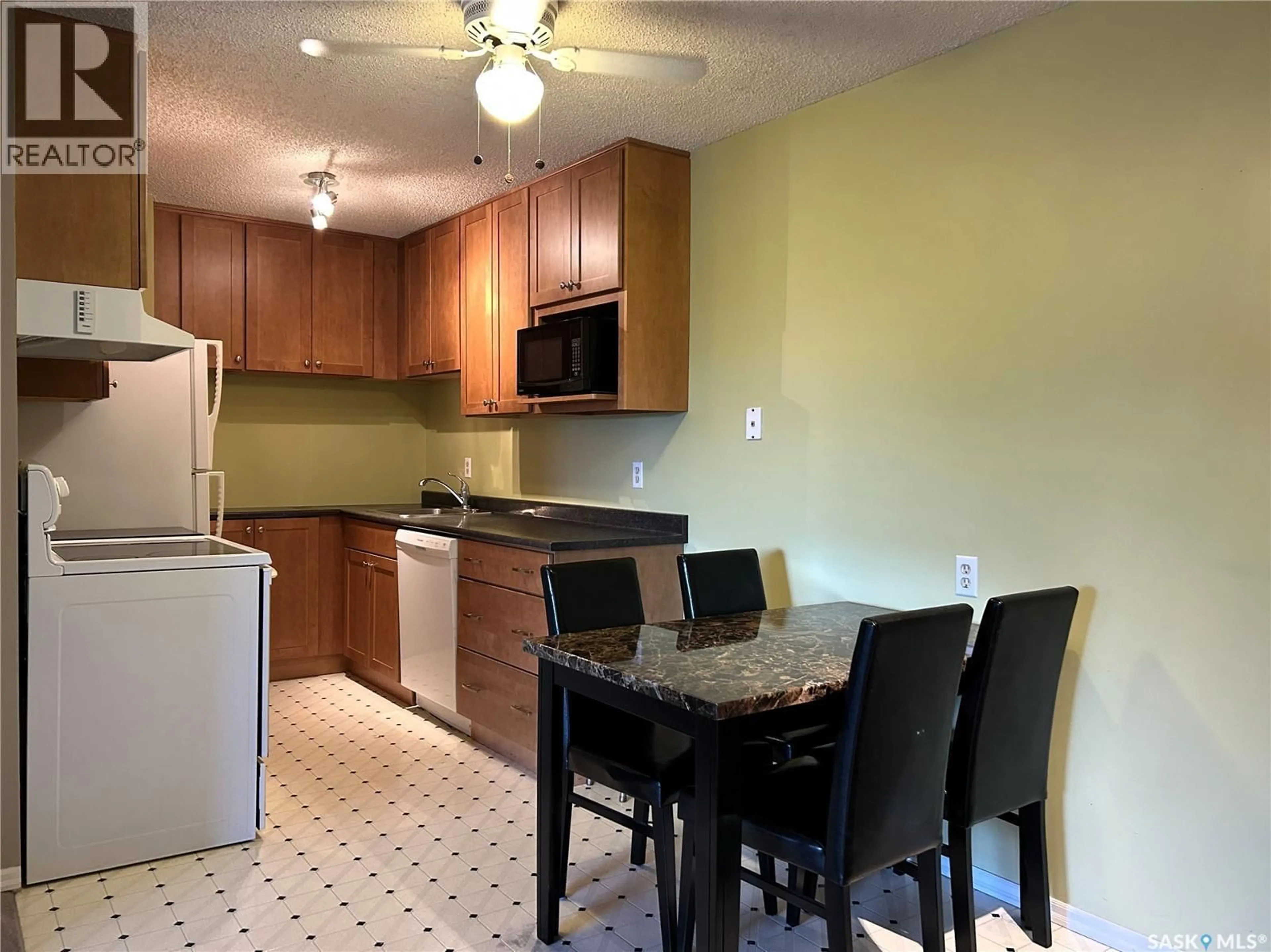 Standard kitchen, unknown for 403 - 310 TAIT COURT, Saskatoon Saskatchewan S7H5L3